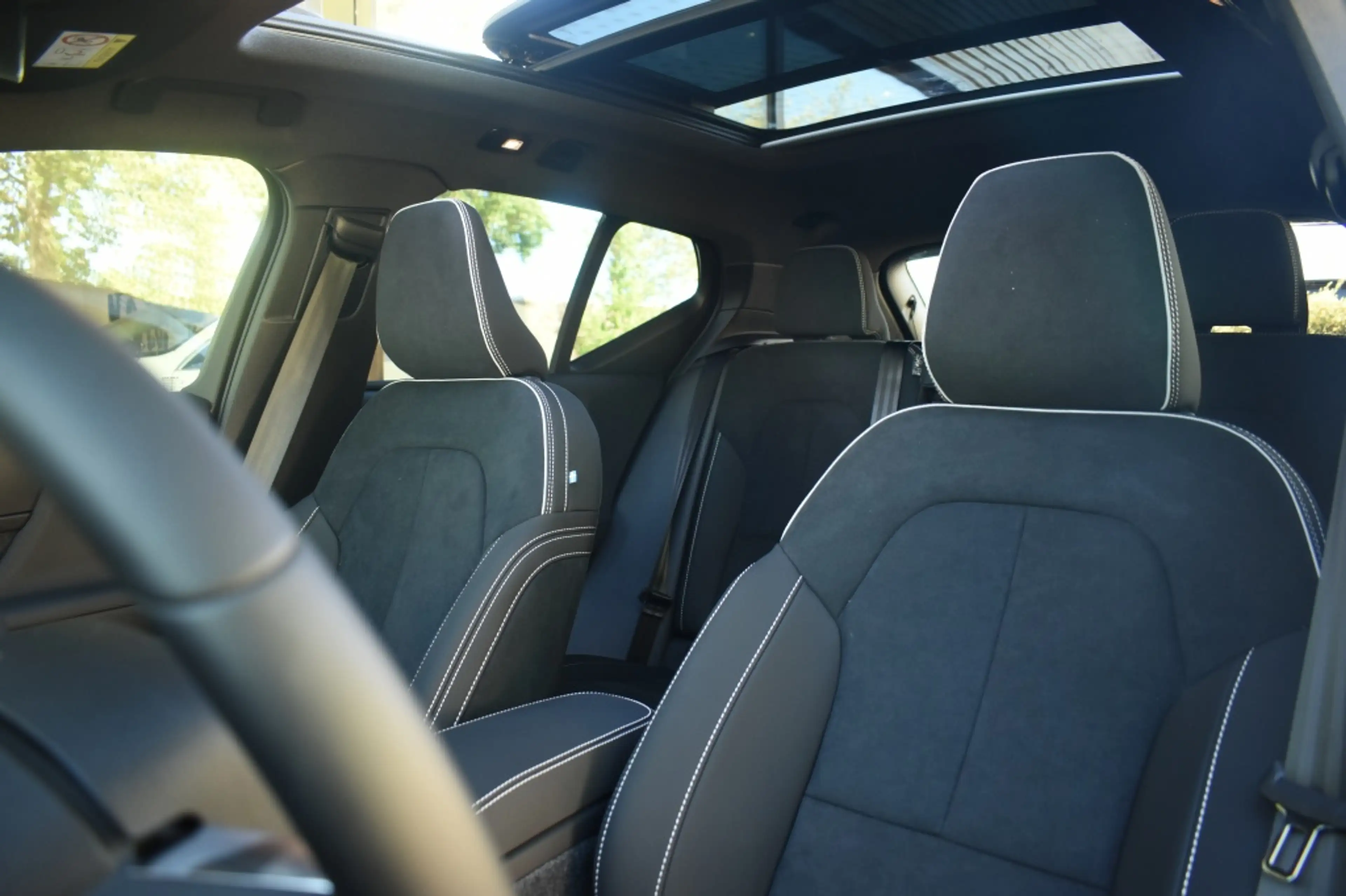 Volvo EX40 Extended Range Ultra Black Edition 252pk/82kWh | G — photo 21
