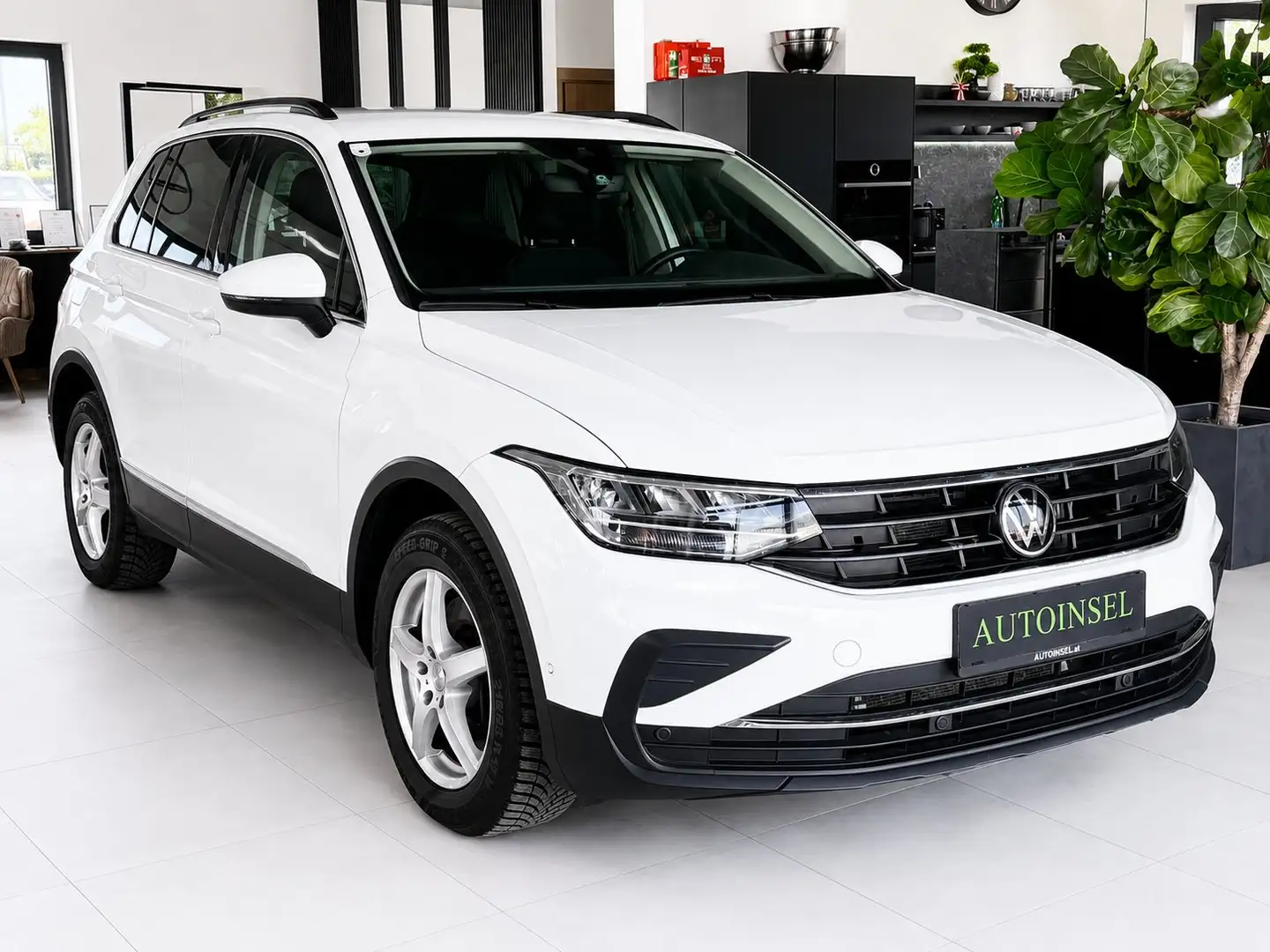 Volkswagen Tiguan Life eHybrid Virtual Tacho AHK 1.Besitz Weiß - 2