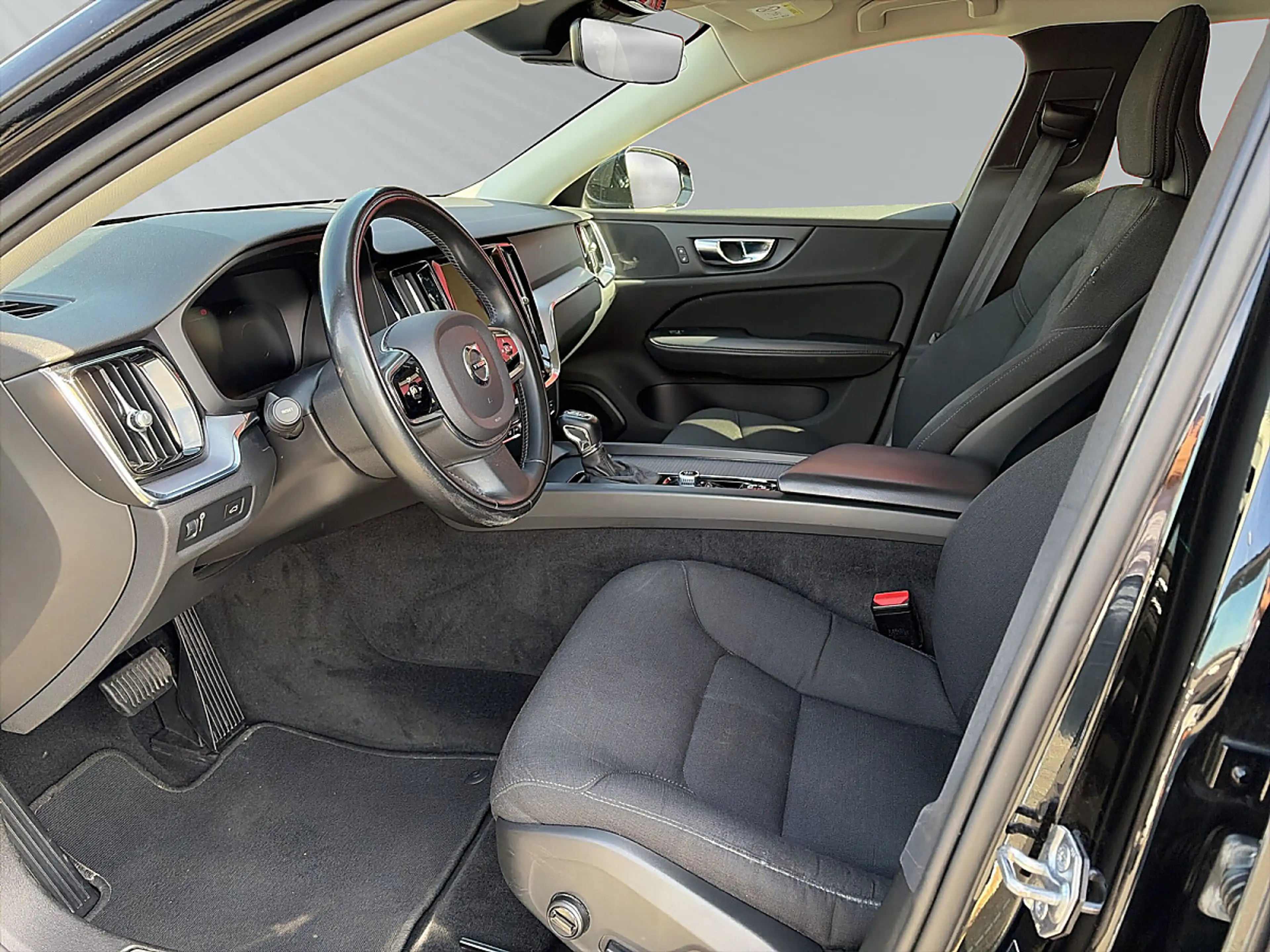 Volvo V60 D3 Momentum Pro Geartronic 110kW / 150PS 6-Gang... — photo 7