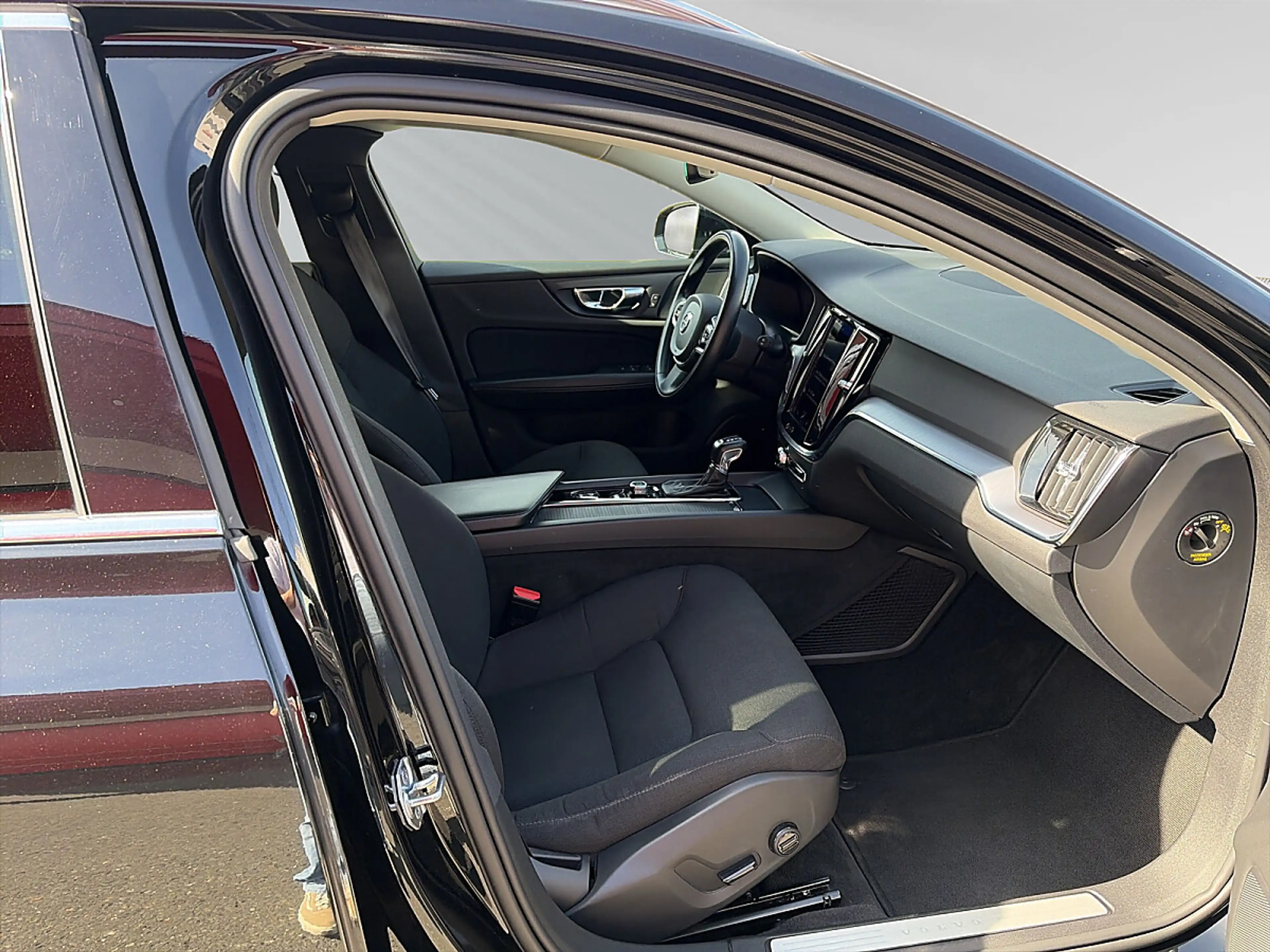 Volvo V60 D3 Momentum Pro Geartronic 110kW / 150PS 6-Gang... — photo 8