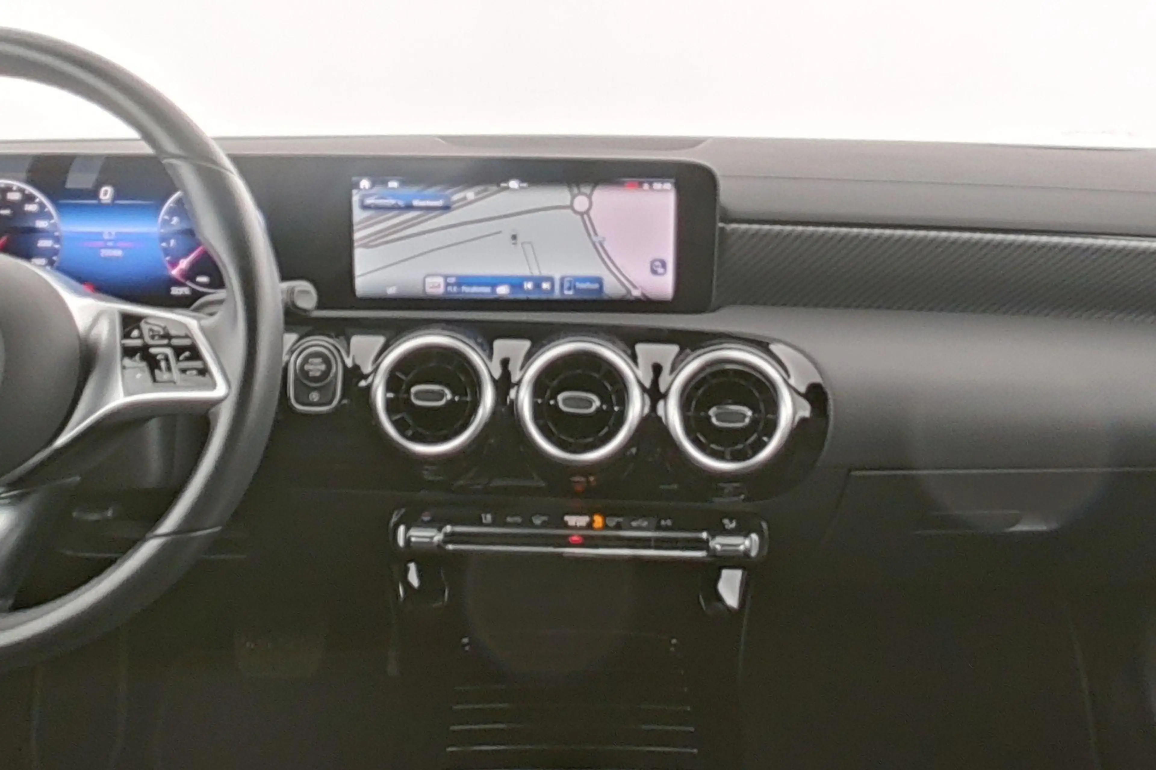 Mercedes-Benz CLA 180 Coupé Business Line — photo 15