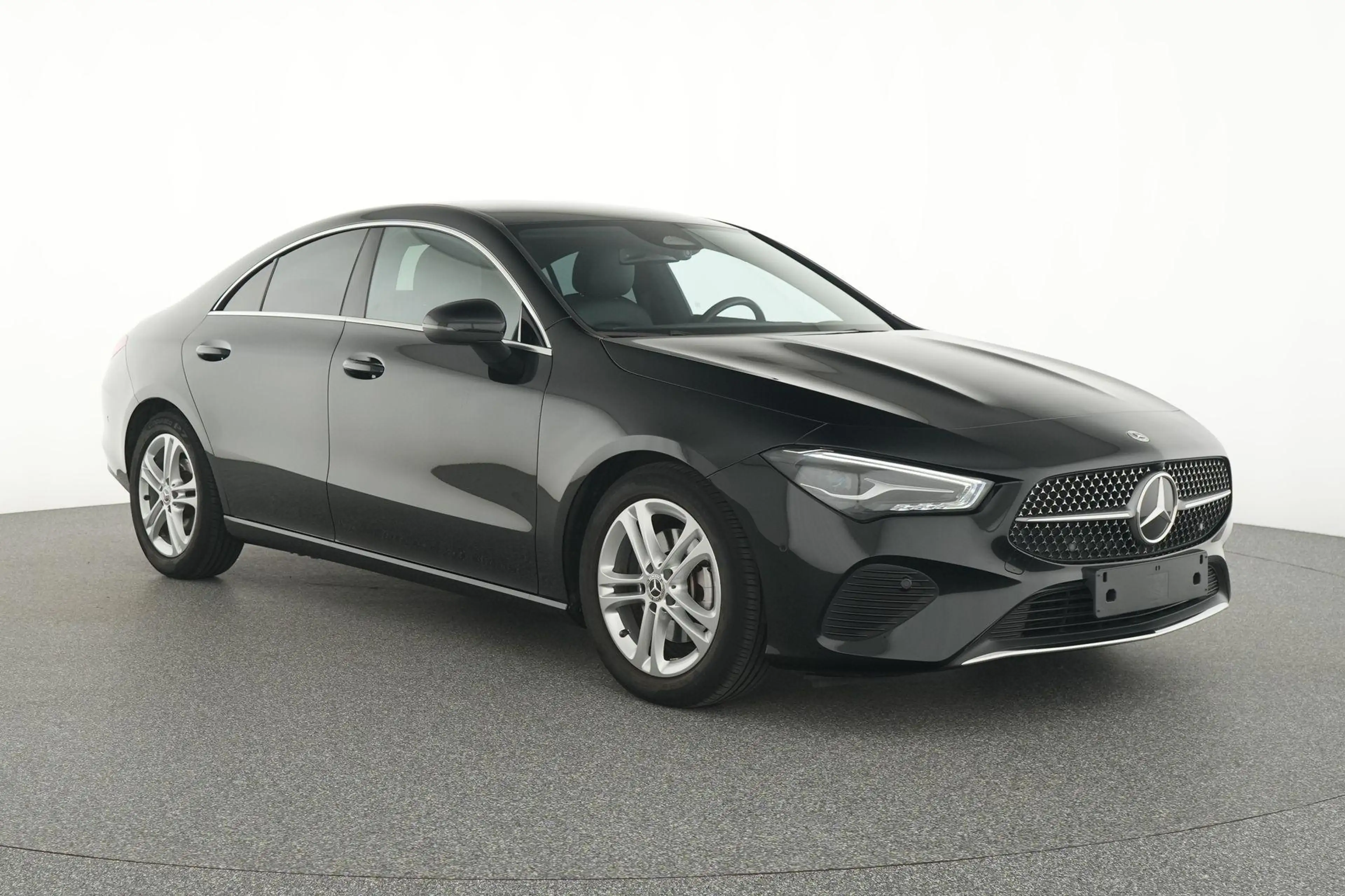 Mercedes-Benz CLA 180 Coupé Business Line — photo 2