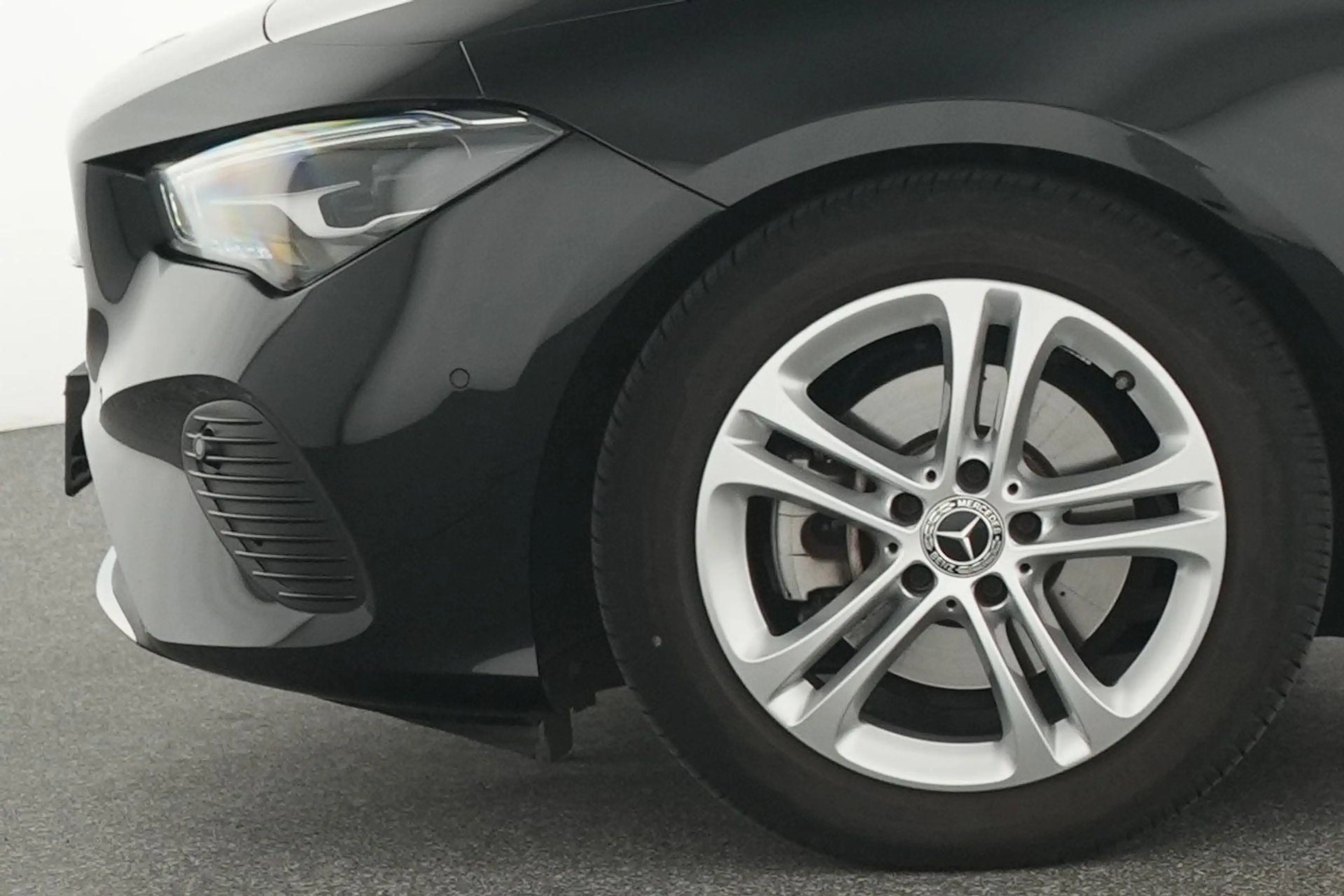 Mercedes-Benz CLA 180 Coupé Business Line — photo 5