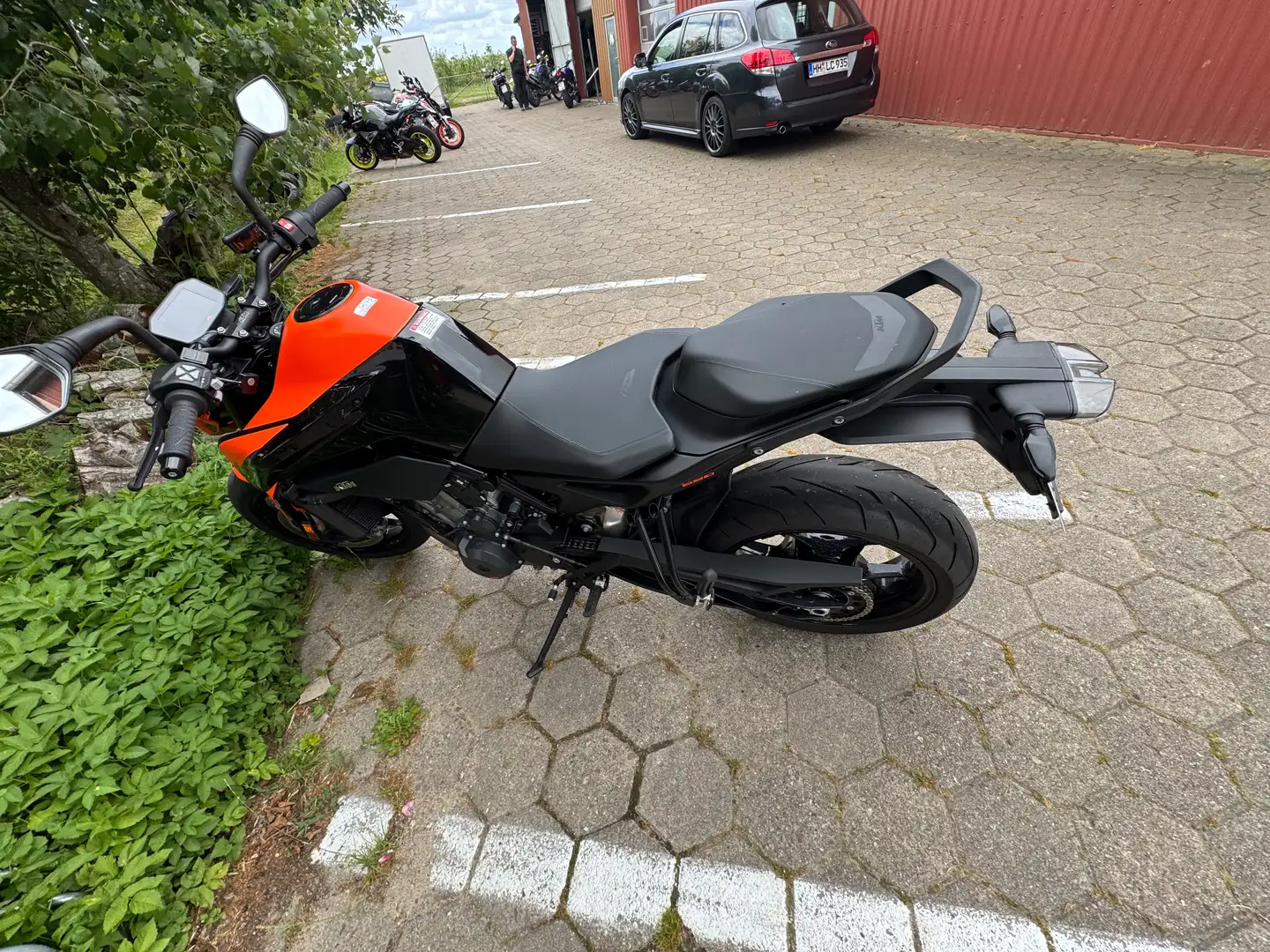 KTM 890 Duke Nero - 2