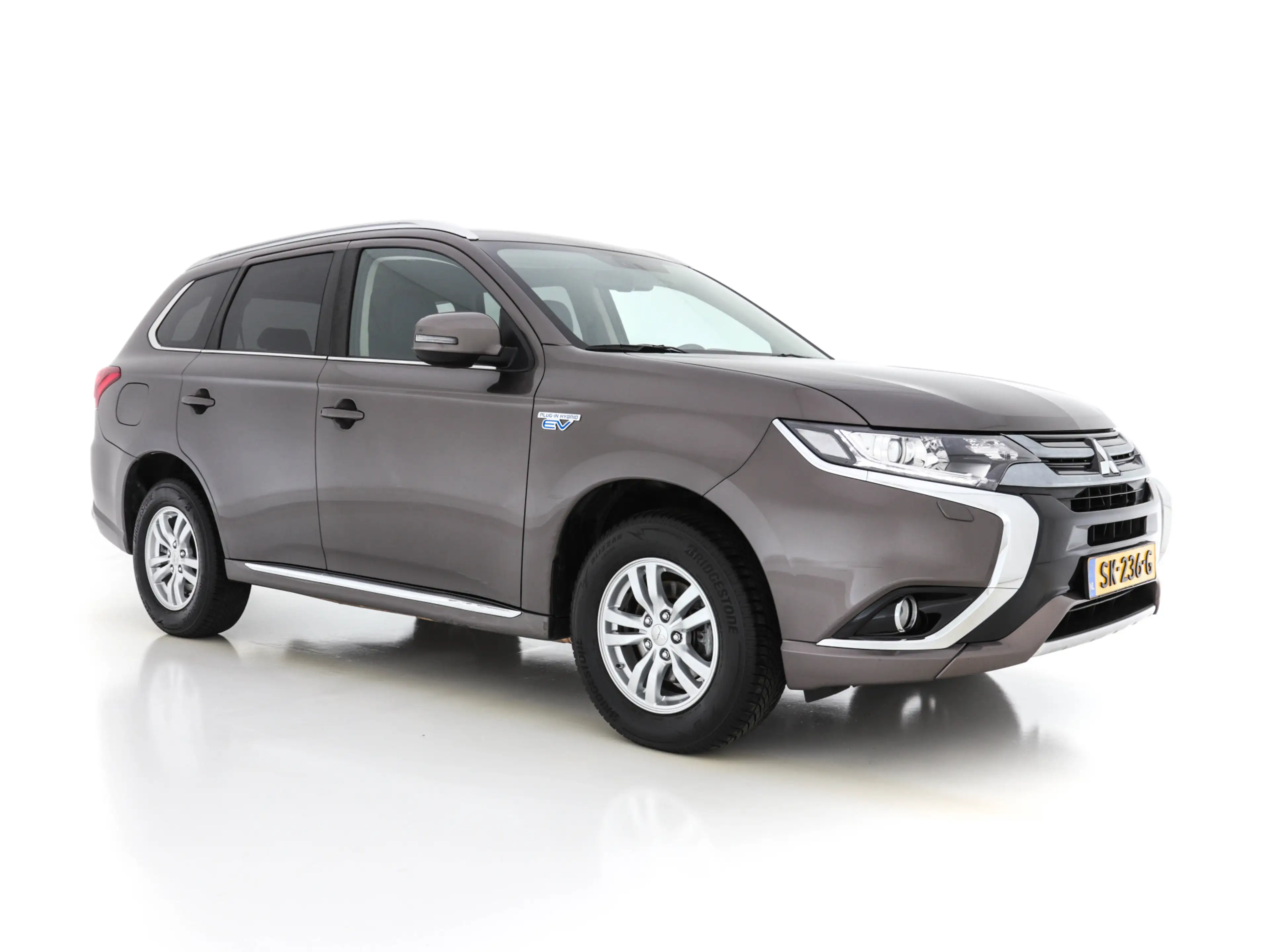 Mitsubishi Outlander 2.0 AWD (Plug-In) (INCL-BTW) Aut.*LEATHER-ALCANTAR