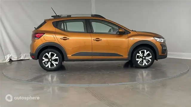 Dacia Sandero view 4