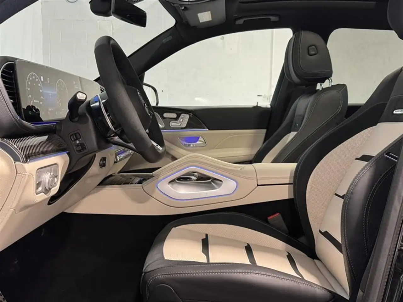 Mercedes-Benz GLE снимка Mercedes-Benz GLE