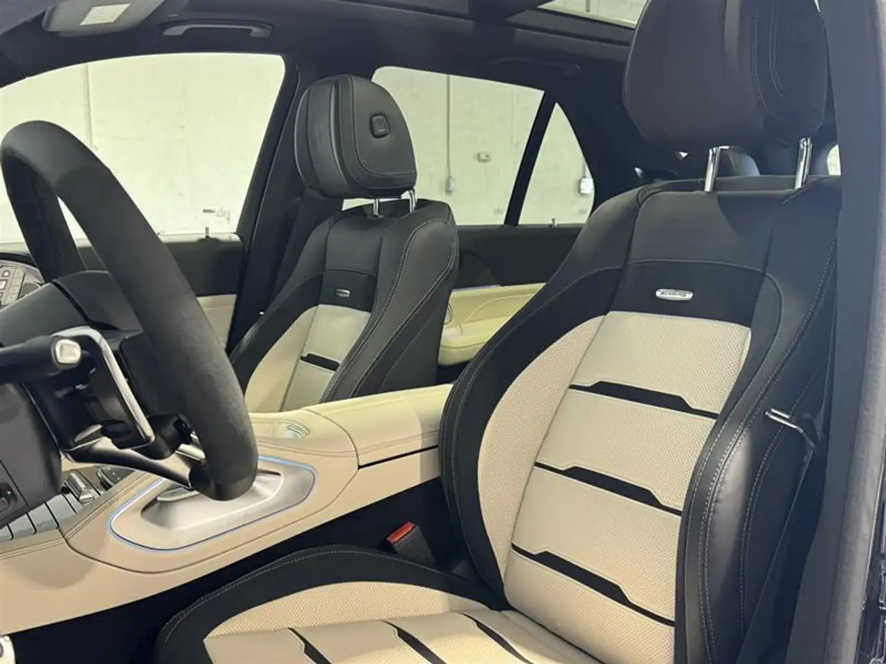 Mercedes-Benz GLE снимка Mercedes-Benz GLE