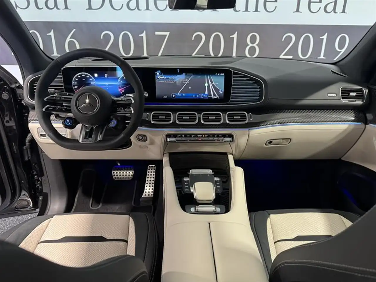 Mercedes-Benz GLE снимка Mercedes-Benz GLE