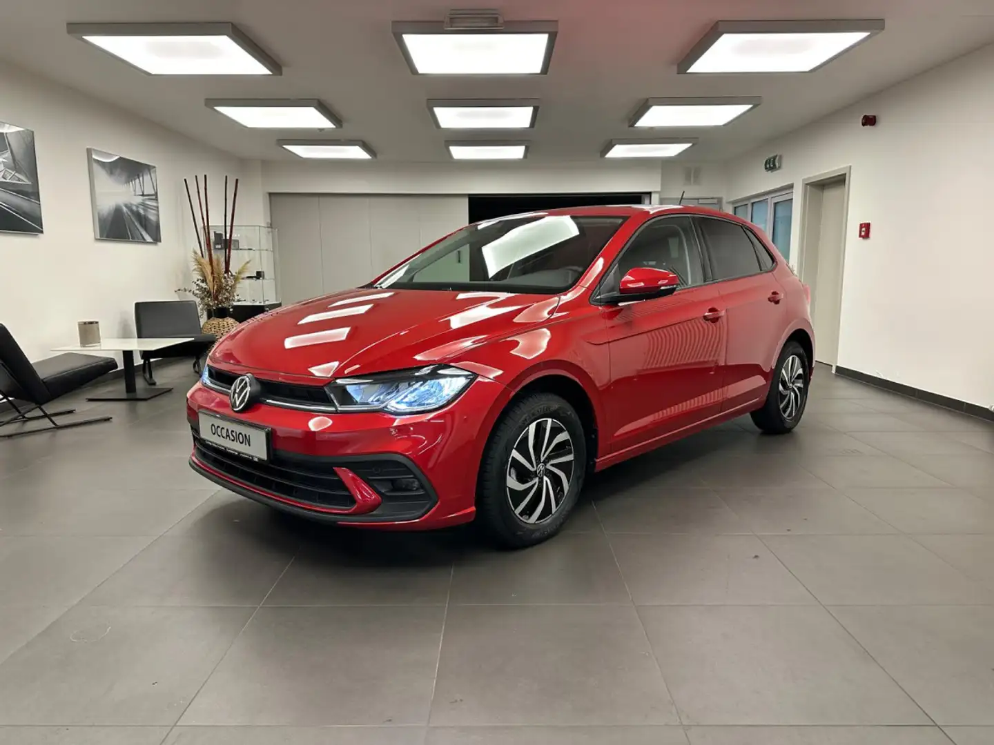 Volkswagen Polo 1.0 TSI Life 70kW 5 vitesses Rouge - 1