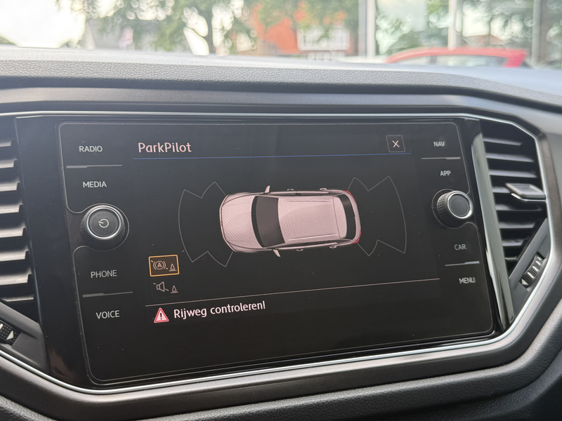 Volkswagen T-Roc 1.0 TSI Style | ADAPT. CRUISE | NAVI | DAB | PDC | — photo 22