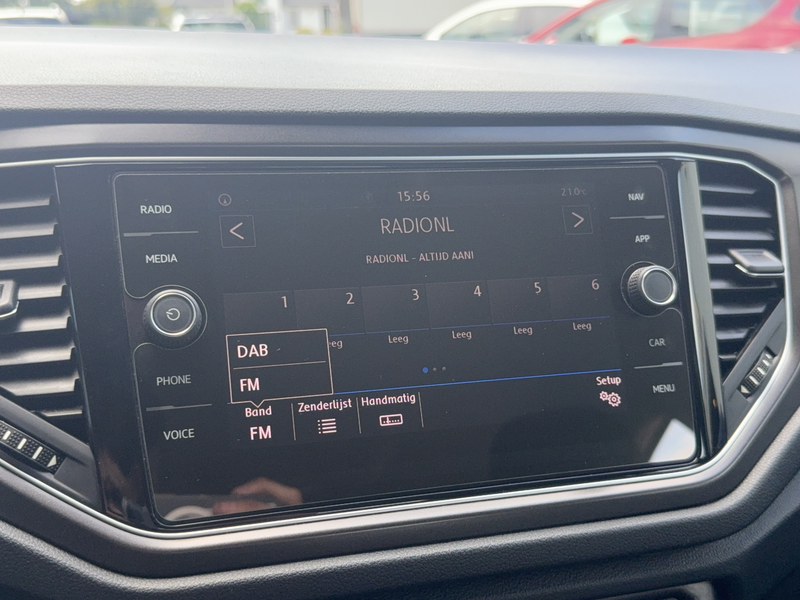 Volkswagen T-Roc 1.0 TSI Style | ADAPT. CRUISE | NAVI | DAB | PDC | — photo 19