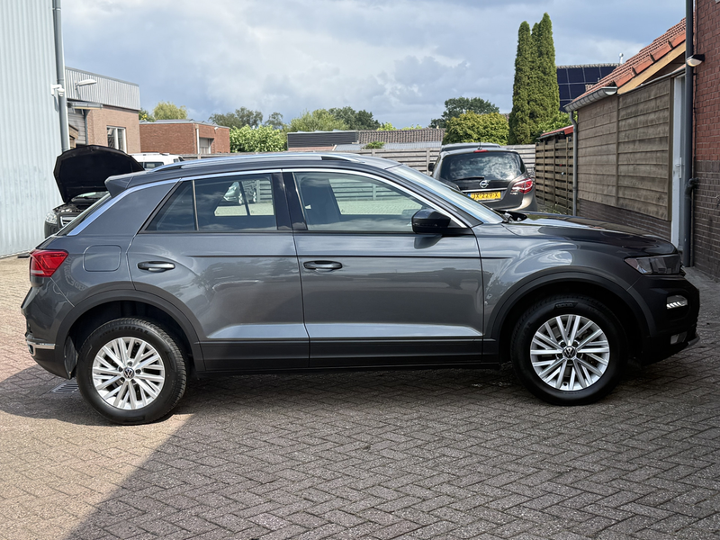 Volkswagen T-Roc 1.0 TSI Style | ADAPT. CRUISE | NAVI | DAB | PDC | — photo 6