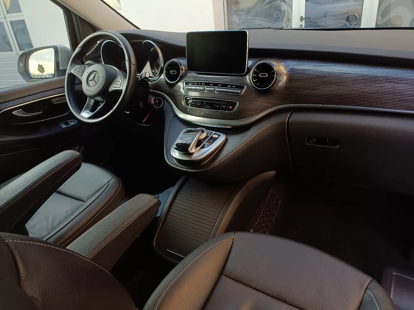 Mercedes-Benz V 220 d Kombi kompakt Avantgarde Aut. 8-Sitze Silber - 2