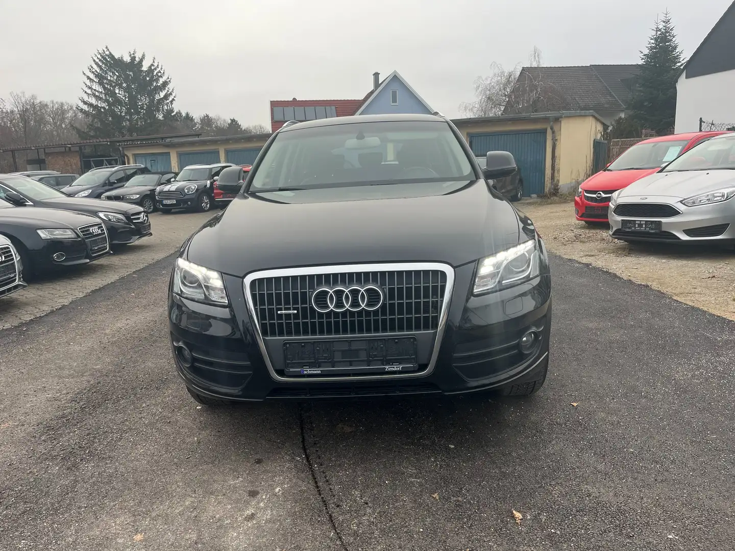 Audi Q5 2.0 TFSI 132 kW quattro Schwarz - 1