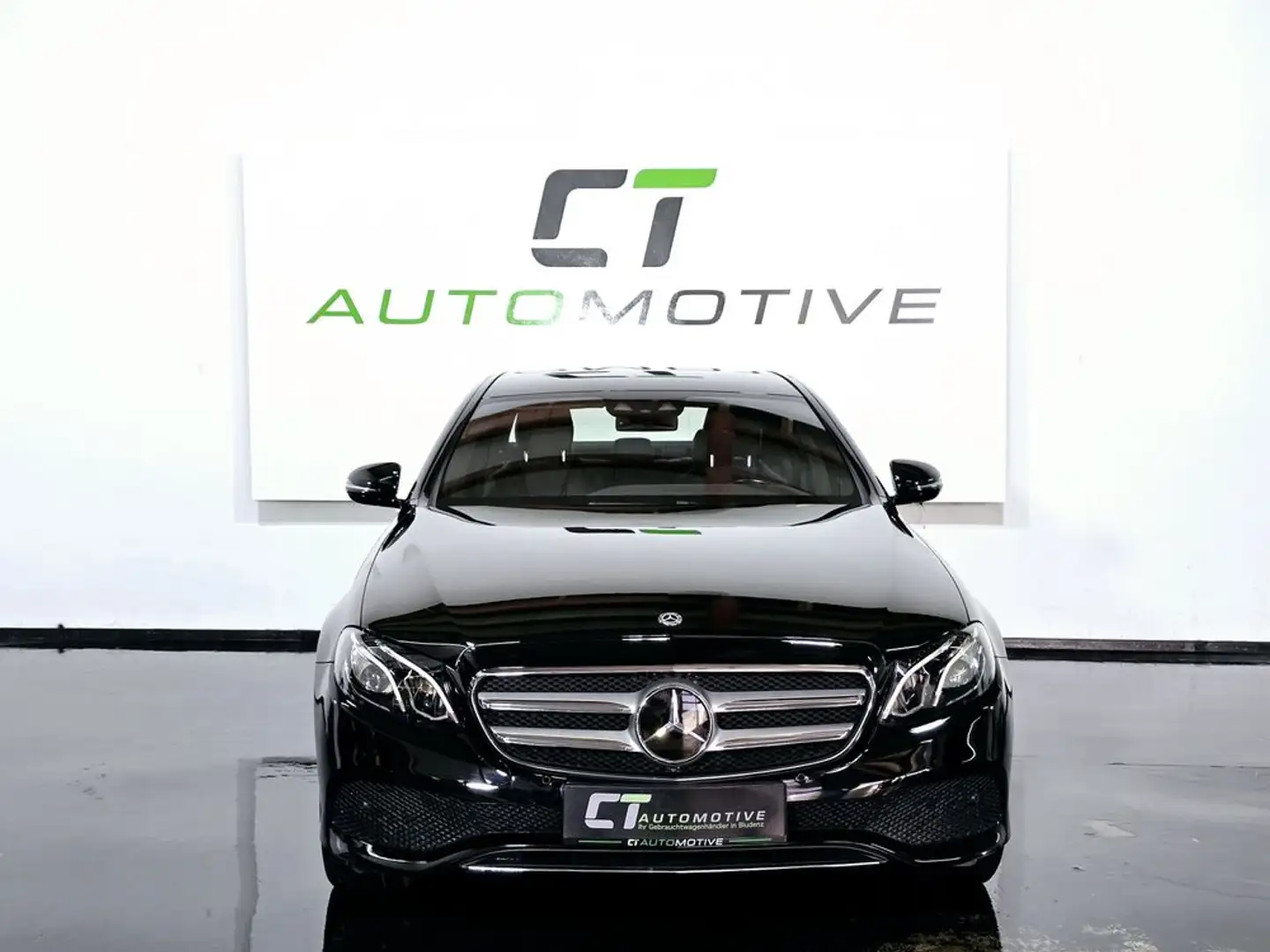 Mercedes-Benz E 220 d 4MATIC Avantgarde Aut. Limo Zwart - 2