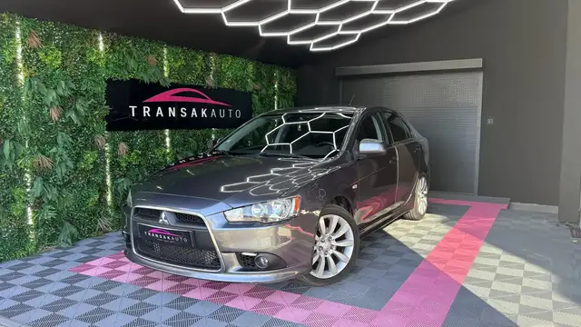 Mitsubishi Lancer Intense 2.0 DI-D 140 cv Distrib faite Vehicule suivi Finition Premium Climatisation Radar AR
