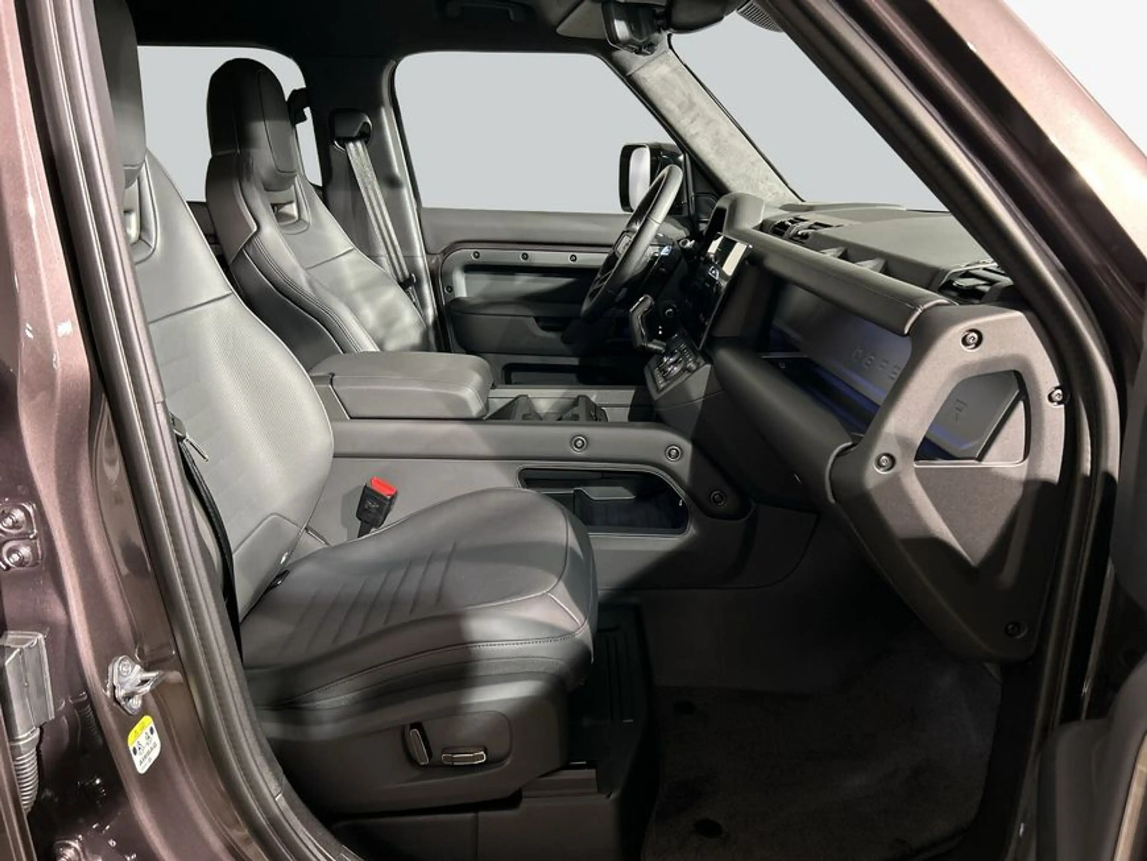 Land Rover Defender 110 P635 OCTA 467 kW, 5-türig — photo 3