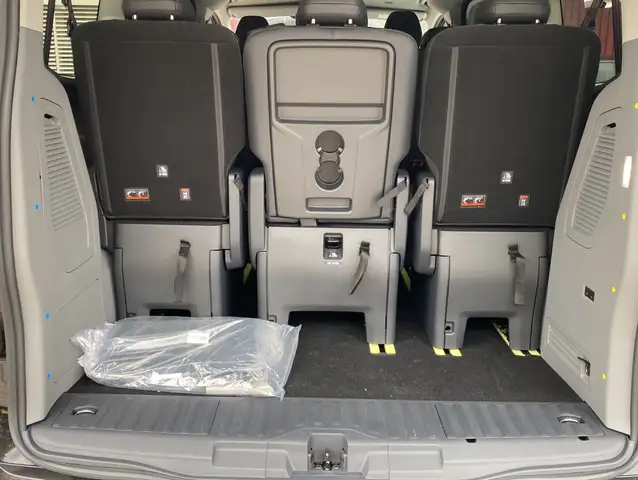Ford Tourneo Custom view 13