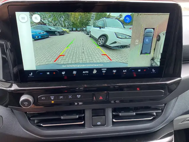 Ford Tourneo Custom view 11