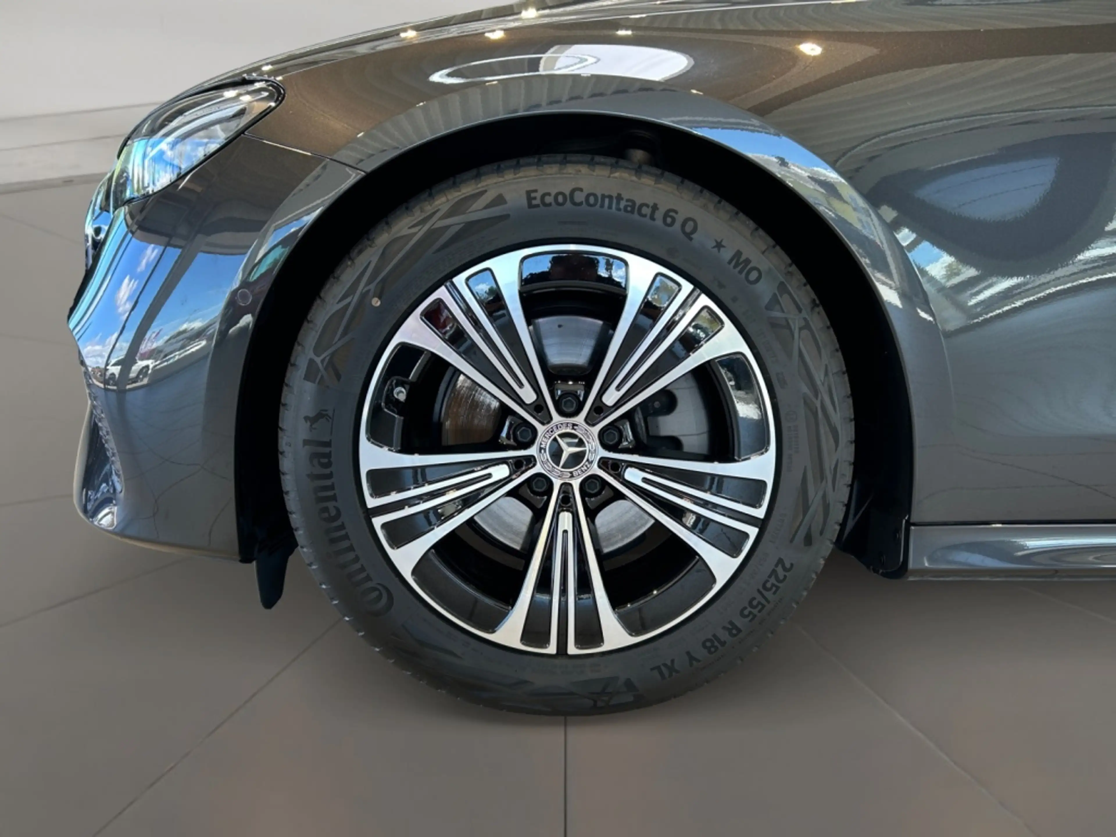 Mercedes-Benz E 200 Avantgarde Avantgarde+MBUX+Wide+Cam+LED — photo 8