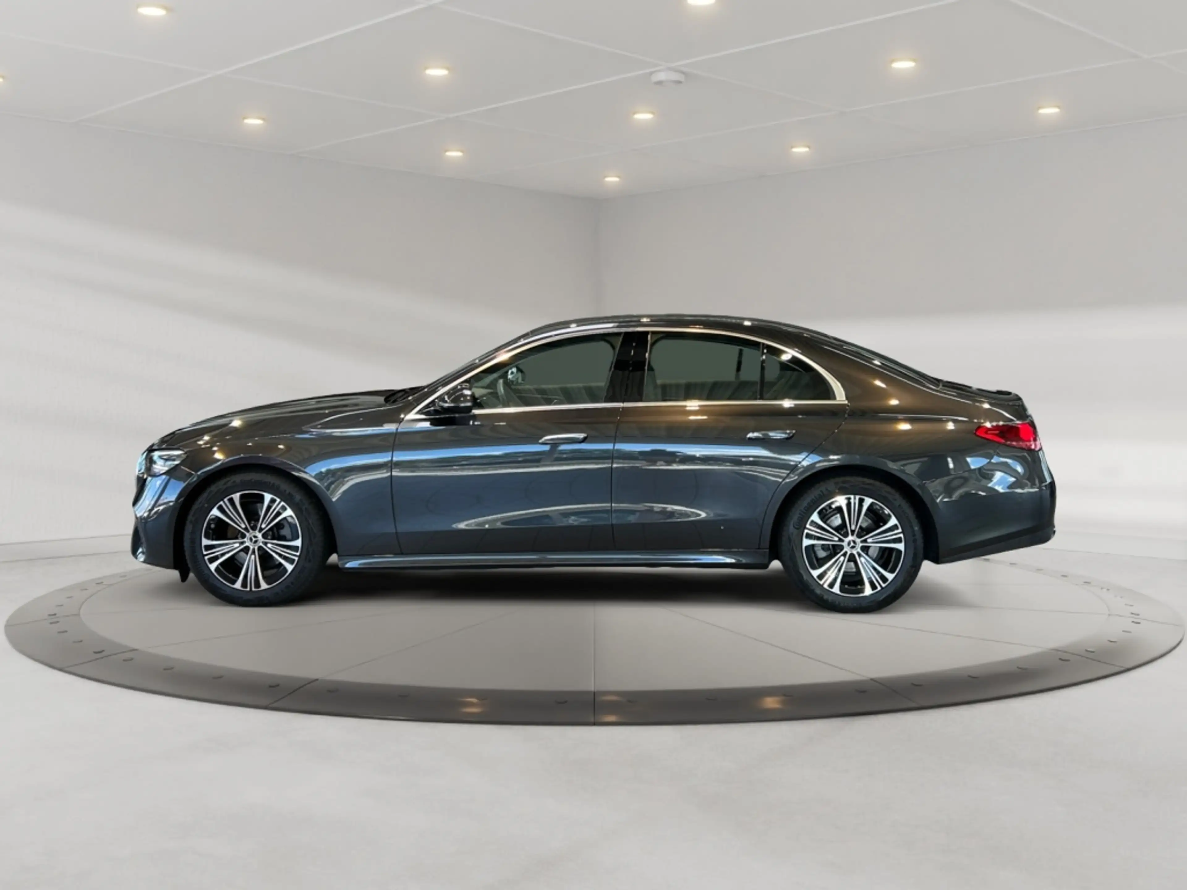 Mercedes-Benz E 200 Avantgarde Avantgarde+MBUX+Wide+Cam+LED — photo 5