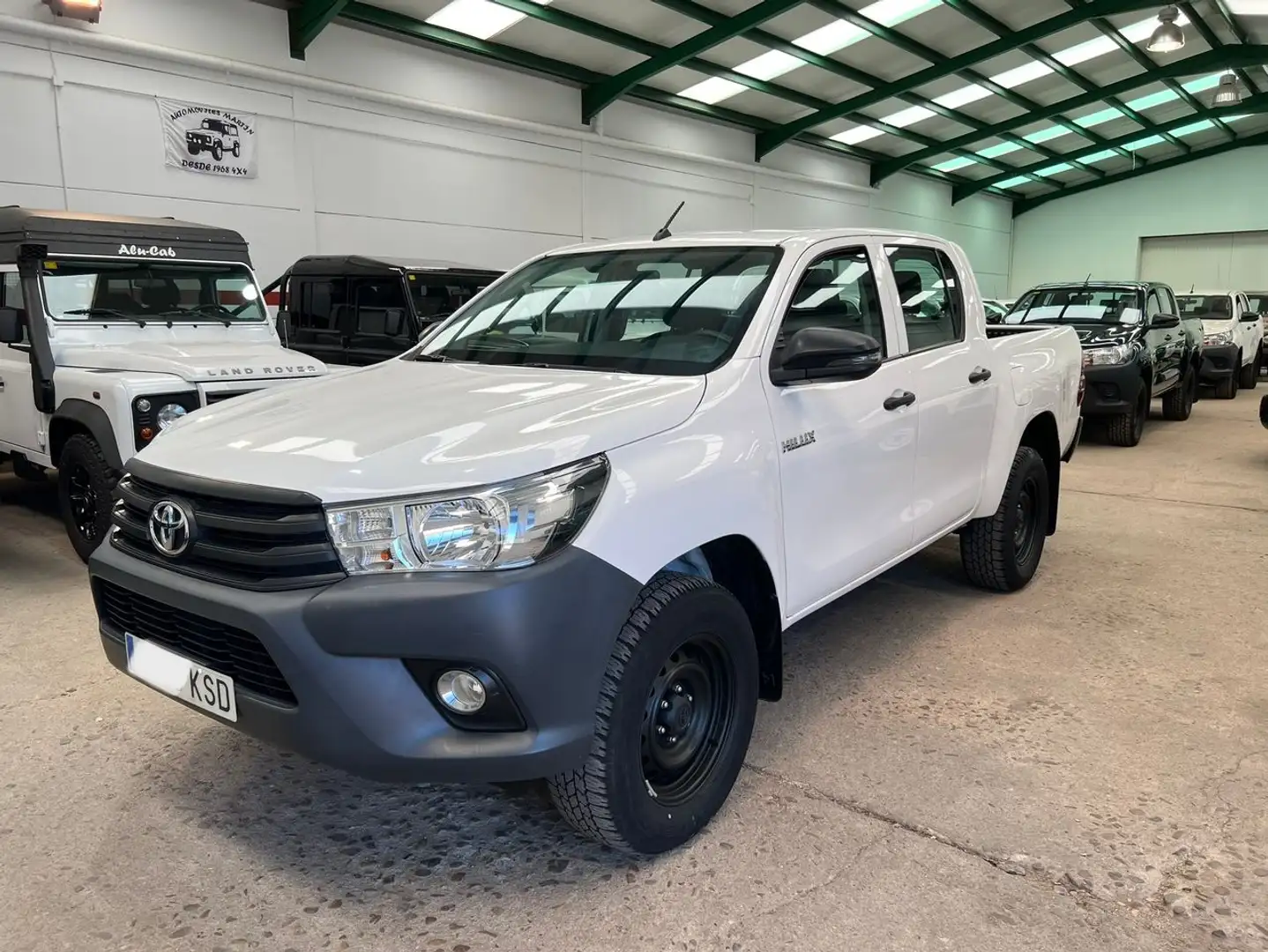 Toyota Hilux Cabina Doble GX Blanco - 2