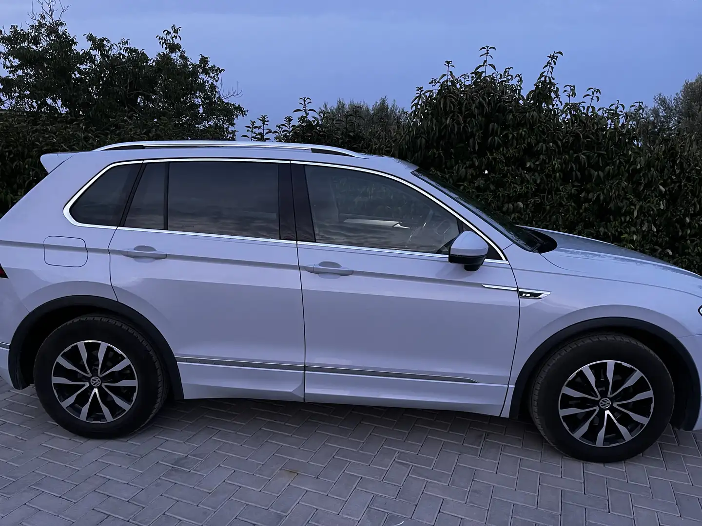 Volkswagen Tiguan 1.6 tdi Sport 115cv - 2