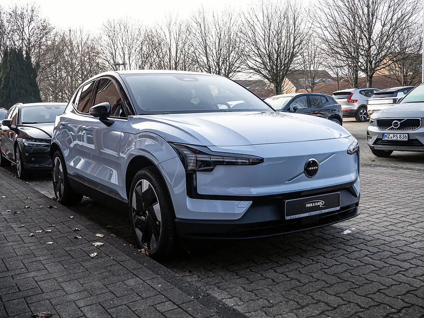 Volvo EX30 Single Extended Range Plus - 2