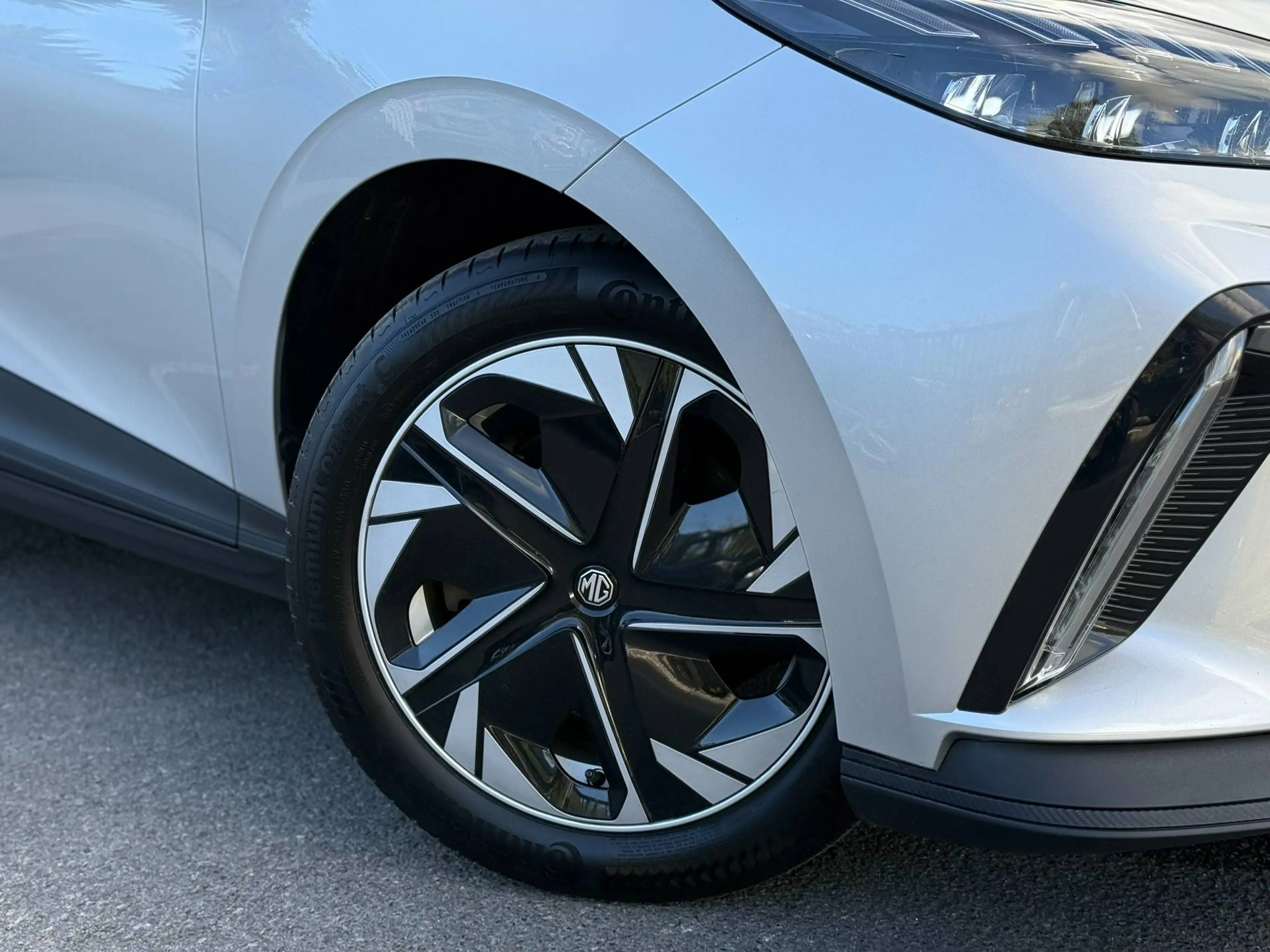 MG MG4 Luxury 64 kWh/ CARPLAY / ZETELVRWNG / 360°CAM — photo 8