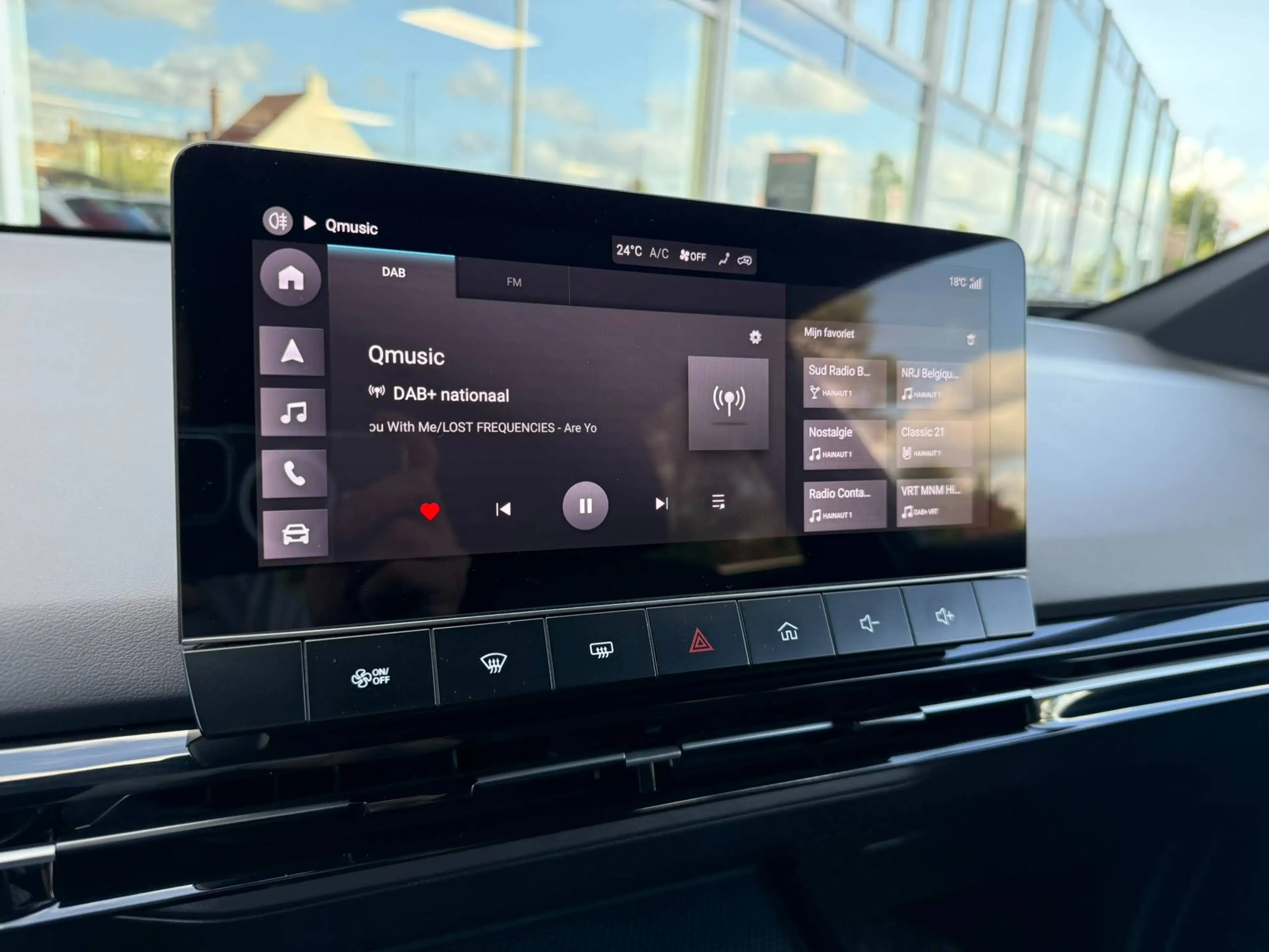 MG MG4 Luxury 64 kWh/ CARPLAY / ZETELVRWNG / 360°CAM — photo 29