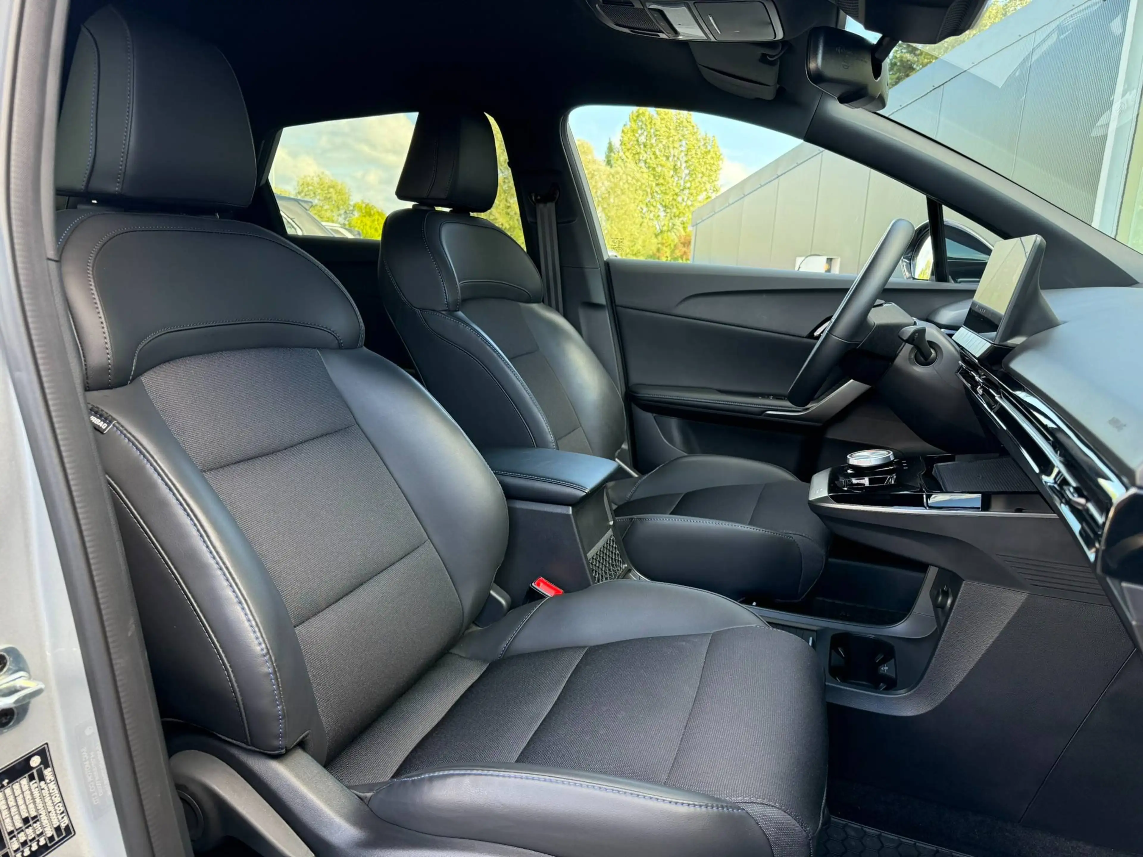 MG MG4 Luxury 64 kWh/ CARPLAY / ZETELVRWNG / 360°CAM — photo 18