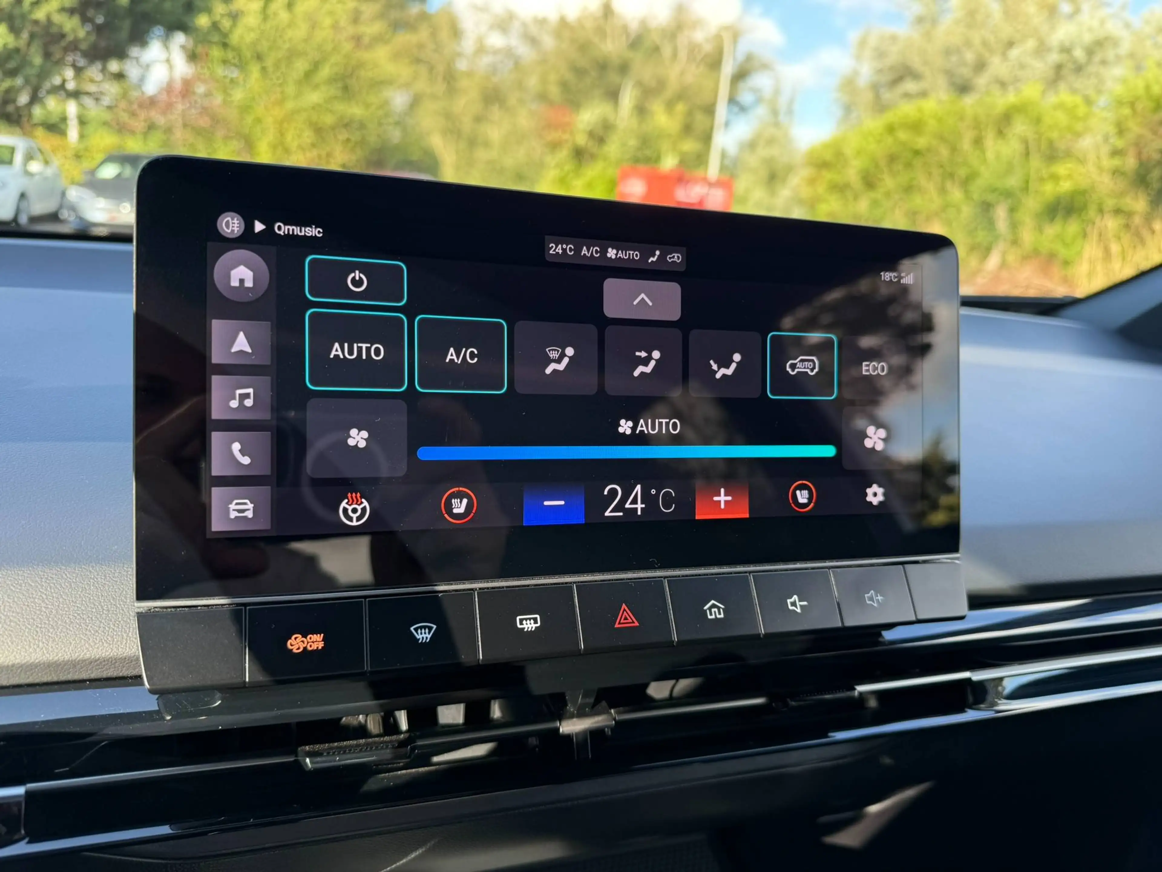 MG MG4 Luxury 64 kWh/ CARPLAY / ZETELVRWNG / 360°CAM — photo 33