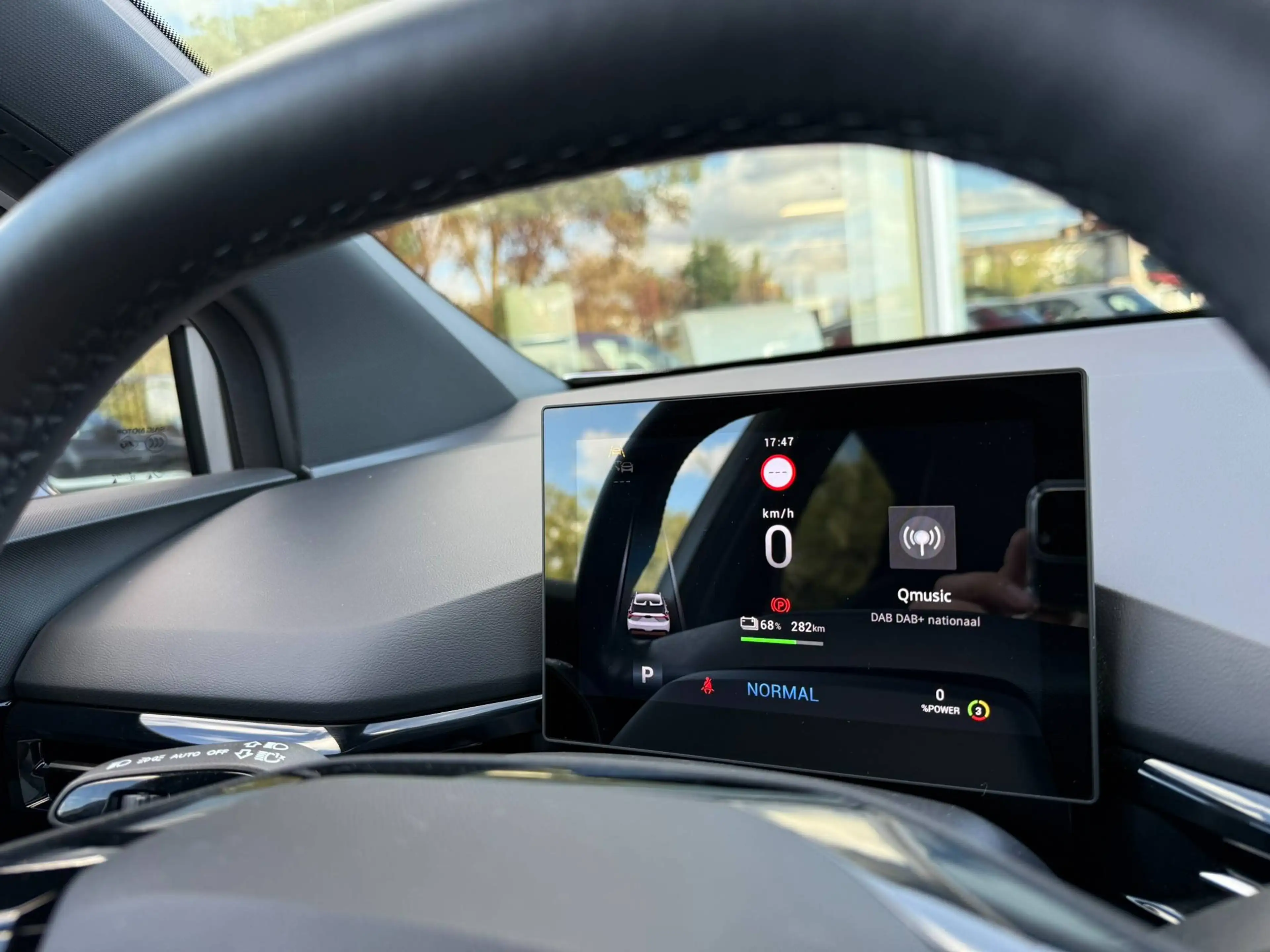 MG MG4 Luxury 64 kWh/ CARPLAY / ZETELVRWNG / 360°CAM — photo 30