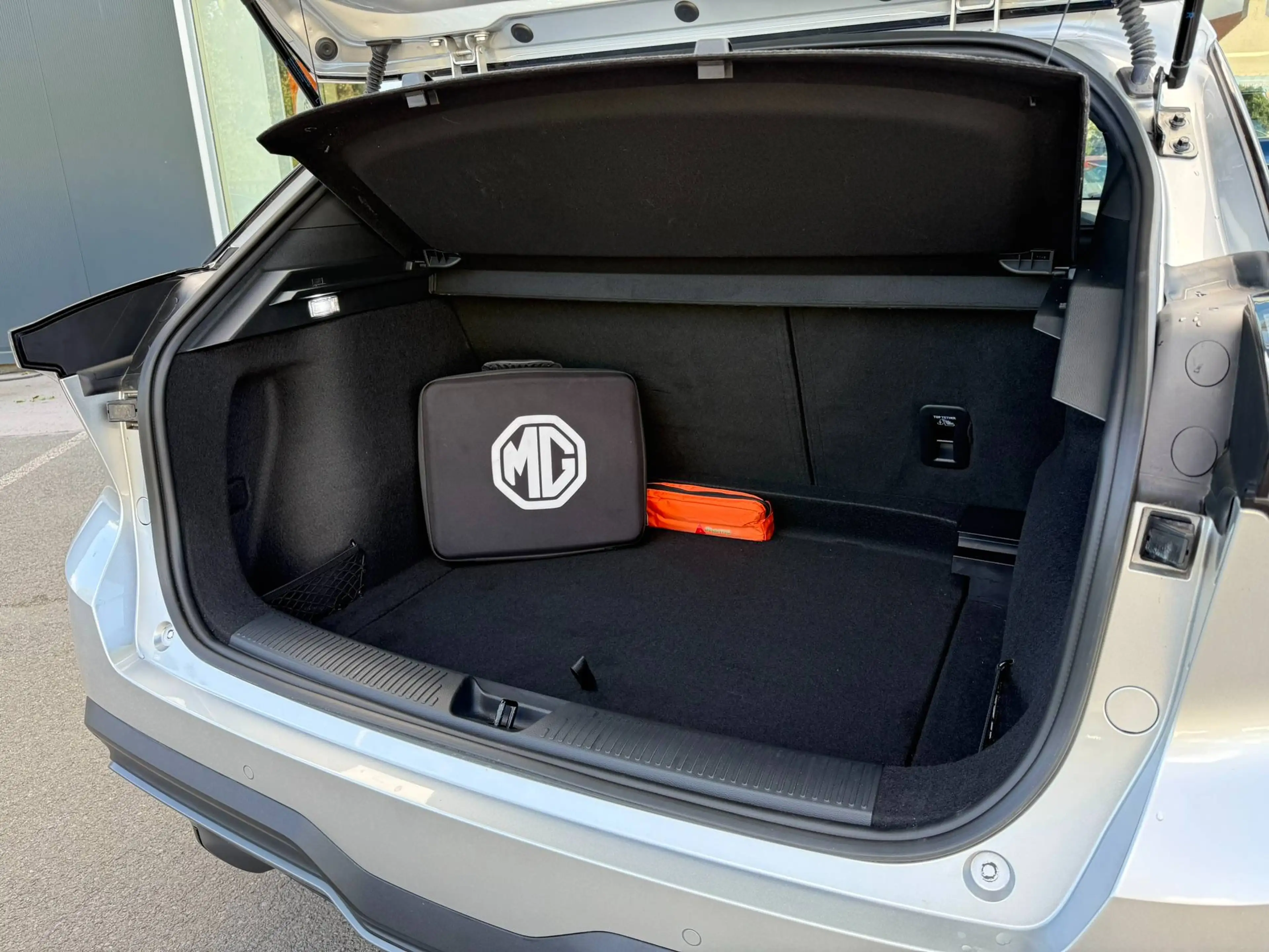 MG MG4 Luxury 64 kWh/ CARPLAY / ZETELVRWNG / 360°CAM — photo 19