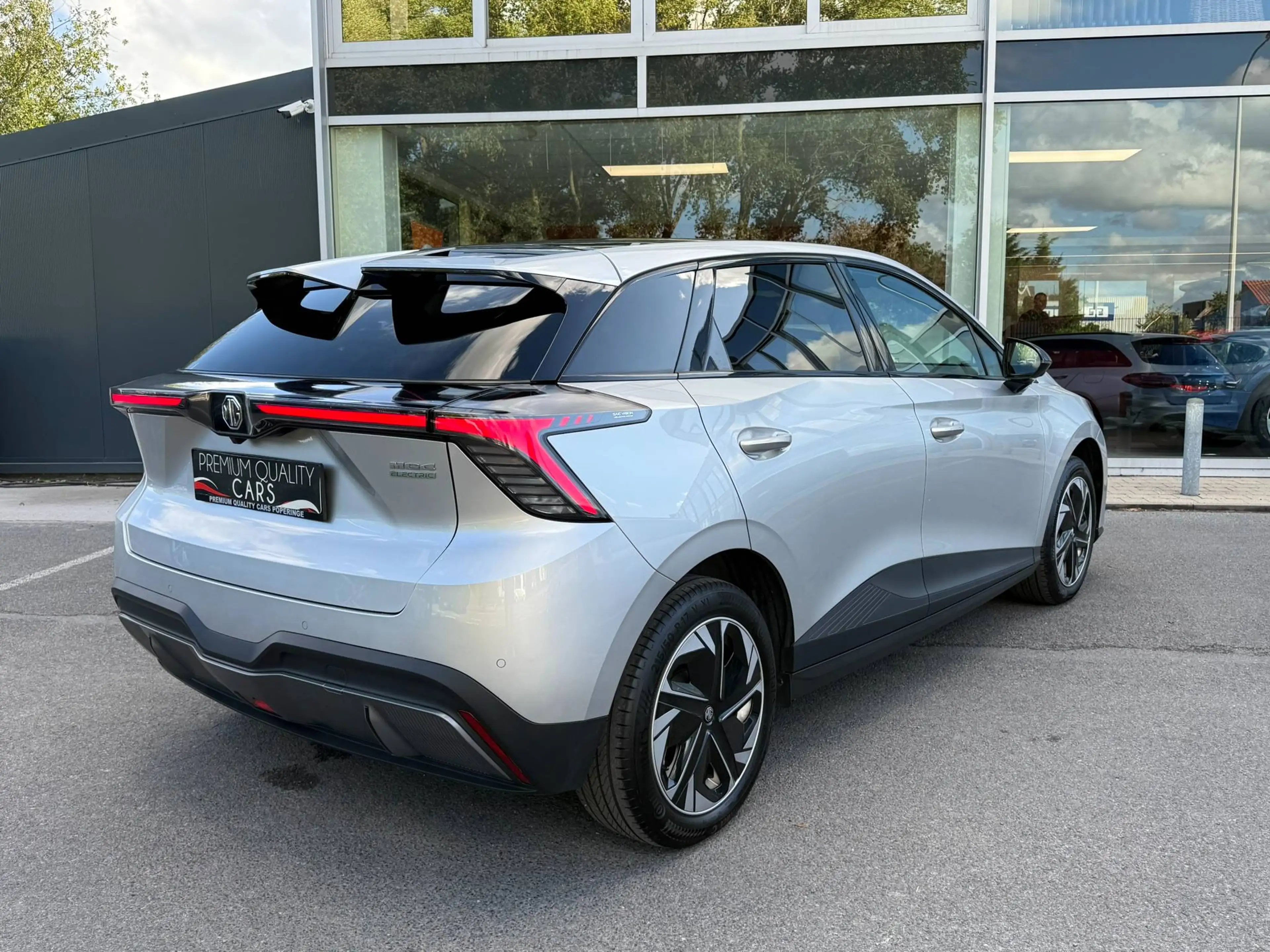 MG MG4 Luxury 64 kWh/ CARPLAY / ZETELVRWNG / 360°CAM — photo 13