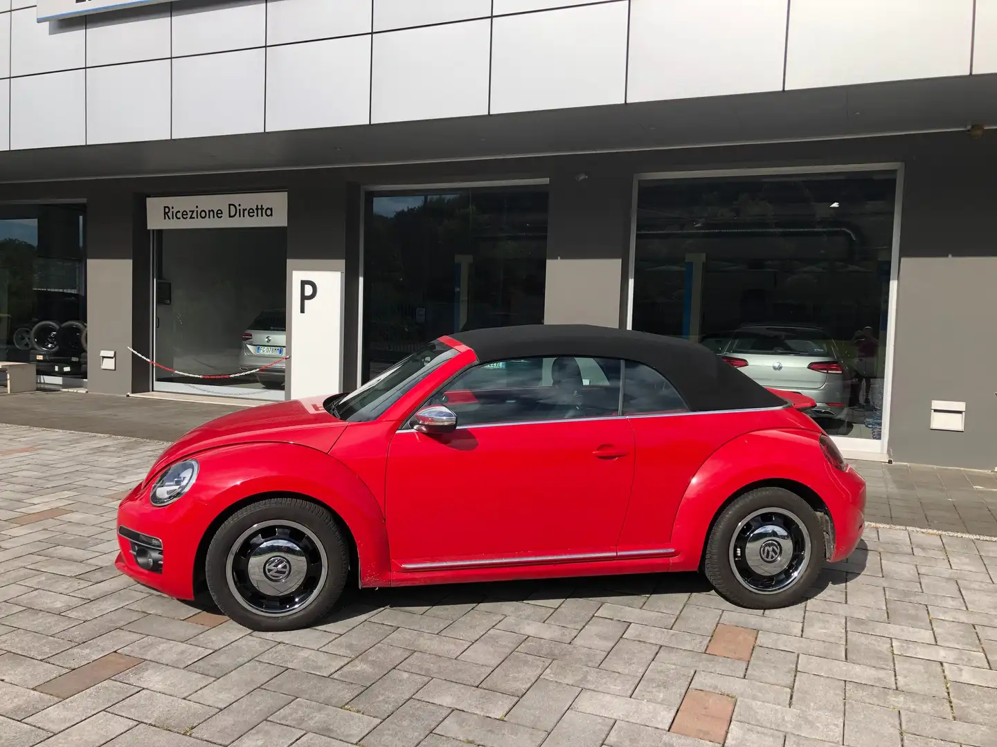 Volkswagen Maggiolino Maggiolino 2017 Cabrio Cabrio 2.0 tdi Design DSG Roşu - 2