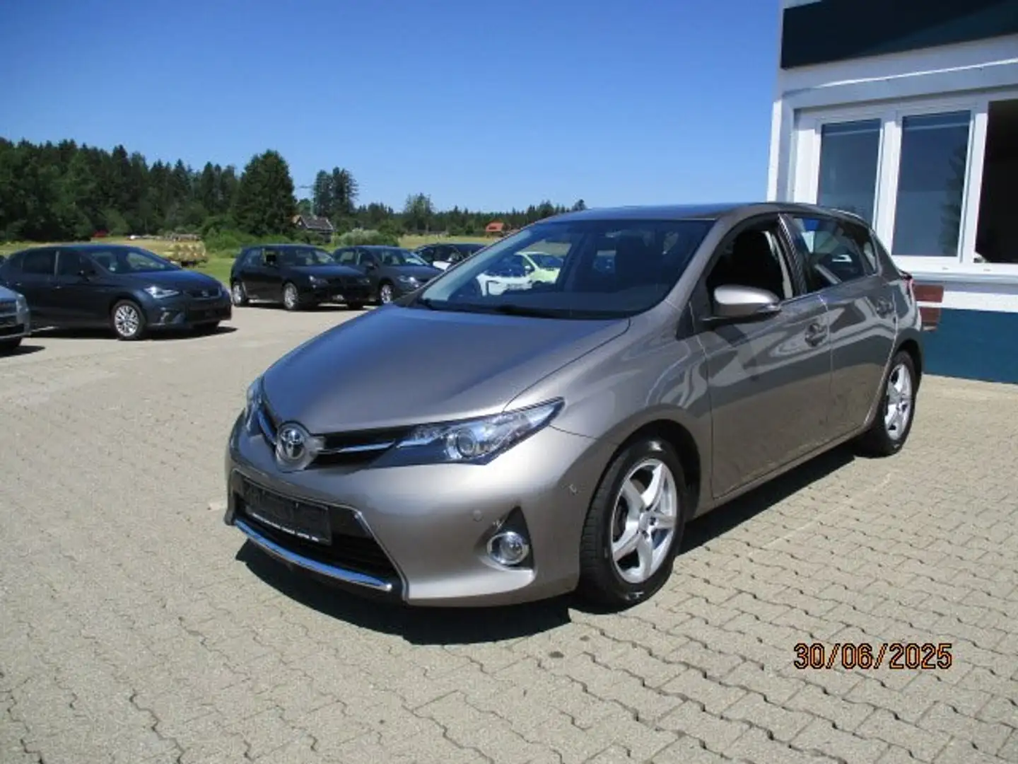 Toyota Auris Start Edition Bronze - 1