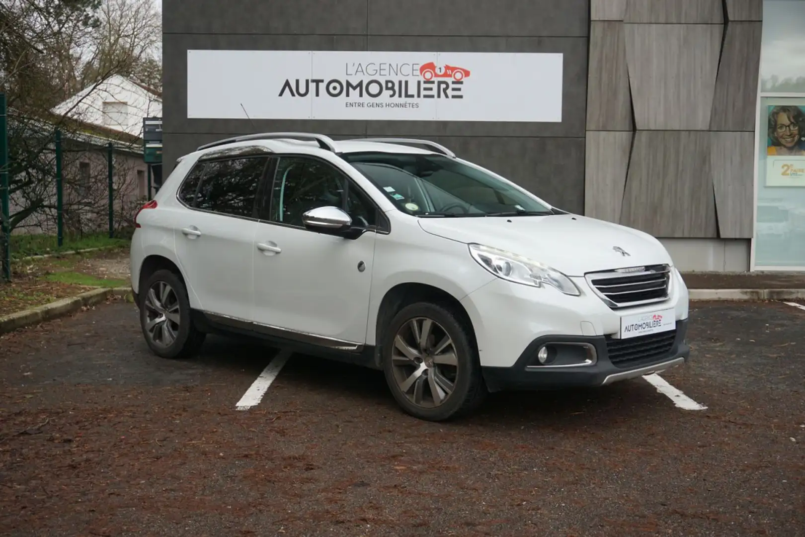 Peugeot 2008 Crossway 1.6 HDI 120 ch BVM6 ATTELAGE Wit - 1