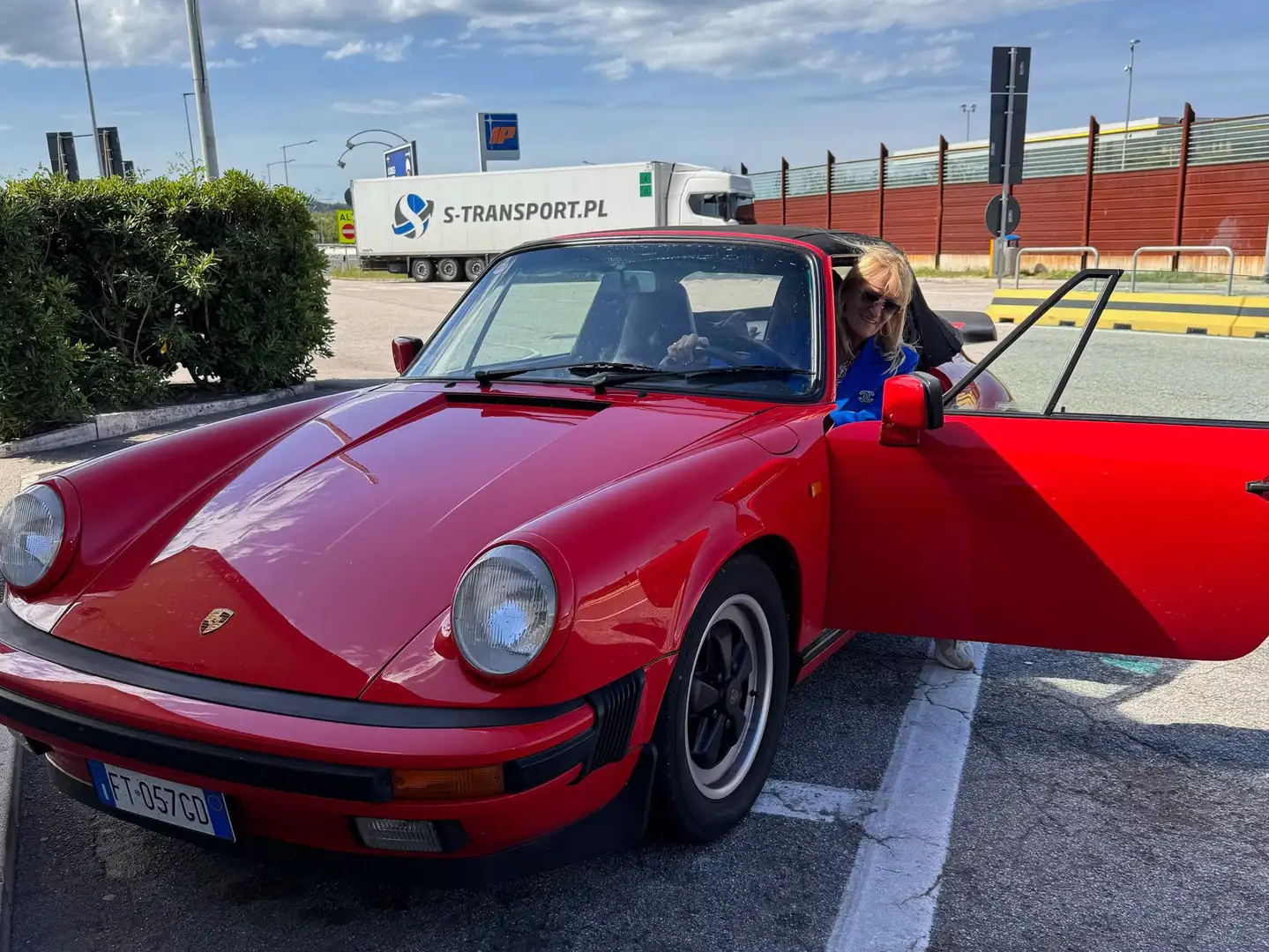 Porsche 911 Carrera Rosso - 1