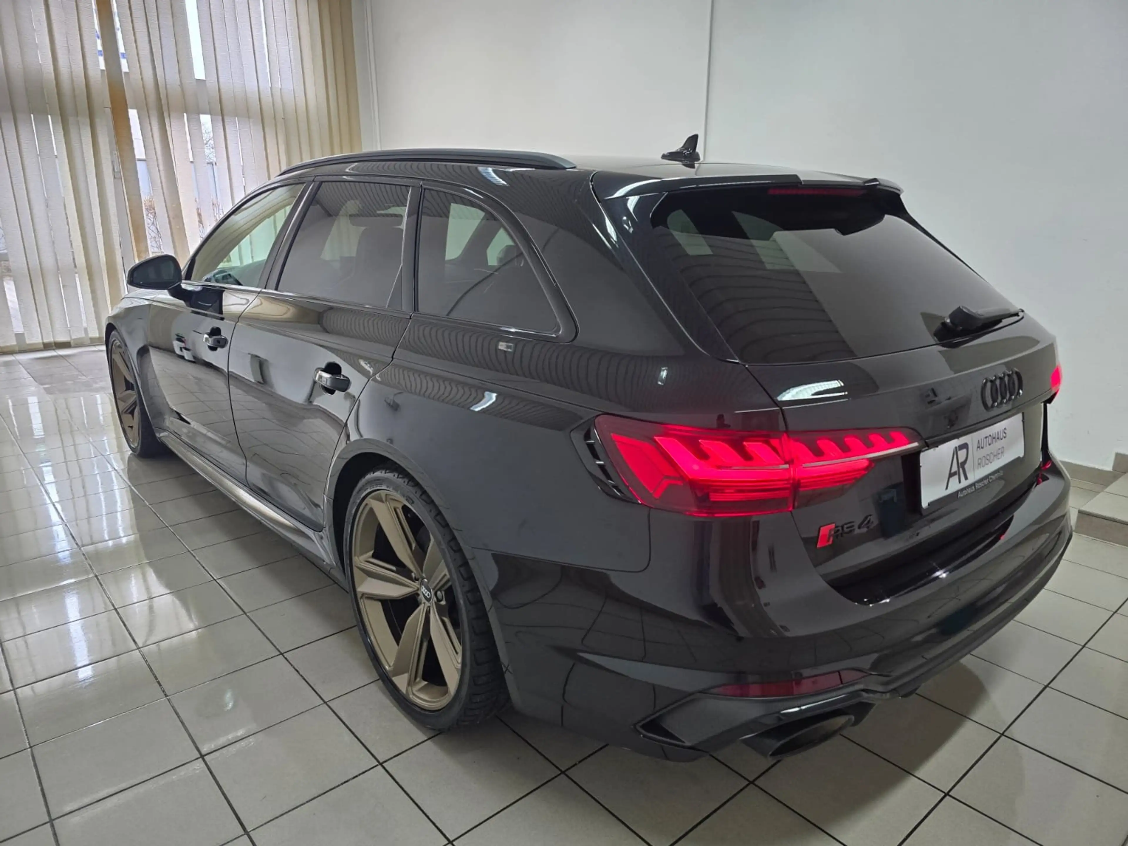 Audi RS4 Avant 2.9 TFSI qu. Exclusive Dynamik Carbon RS AGA — photo 2