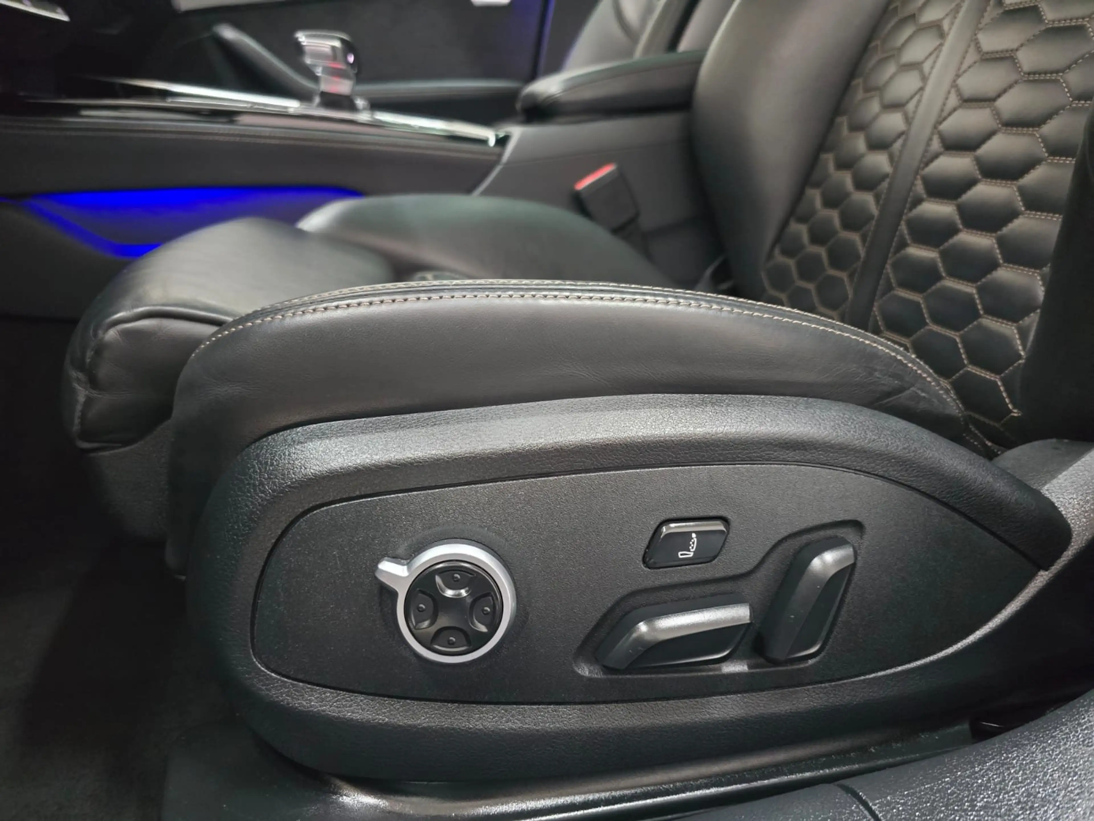 Audi RS4 Avant 2.9 TFSI qu. Exclusive Dynamik Carbon RS AGA — photo 8