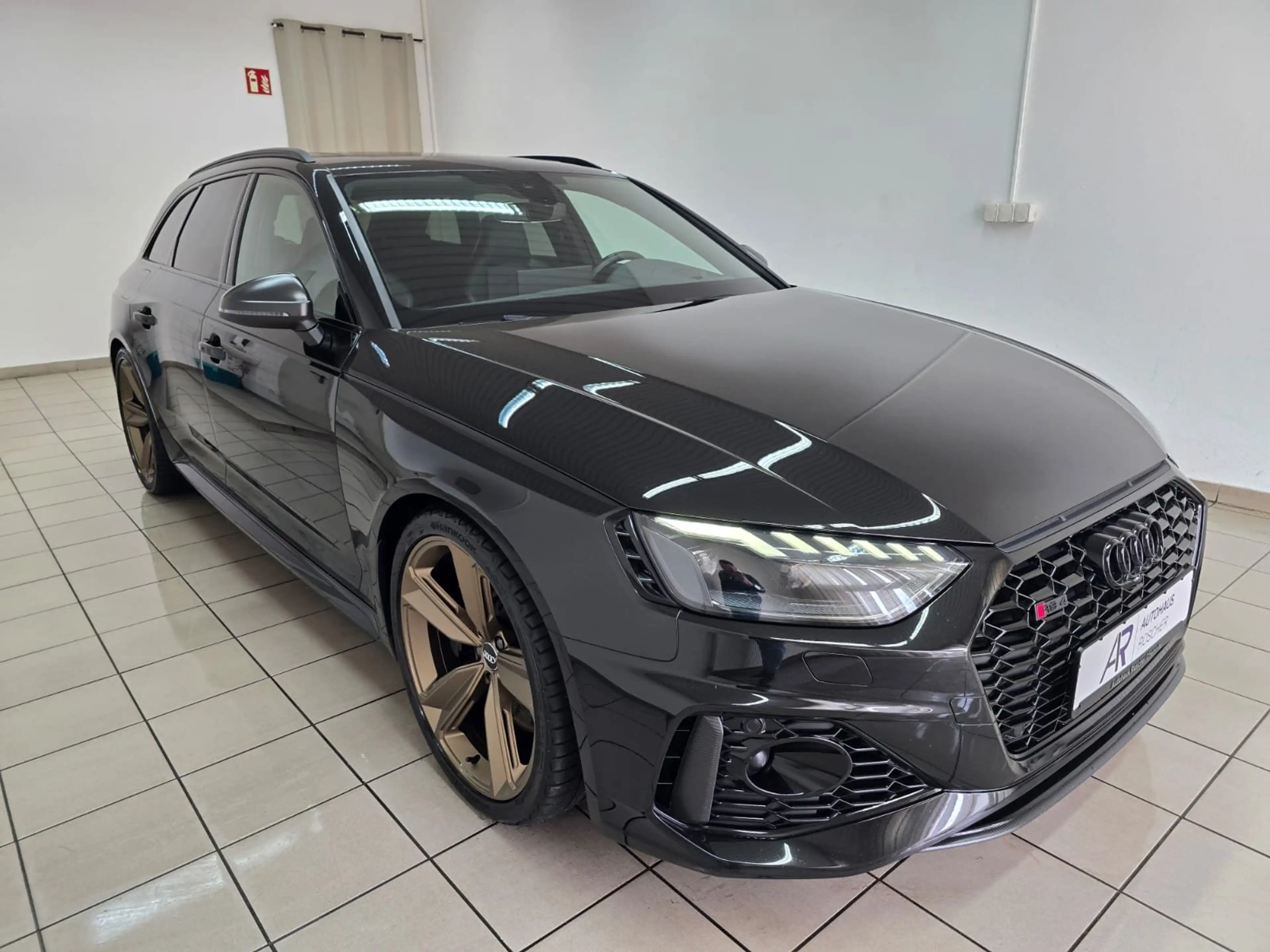 Audi RS4 Avant 2.9 TFSI qu. Exclusive Dynamik Carbon RS AGA — photo 4