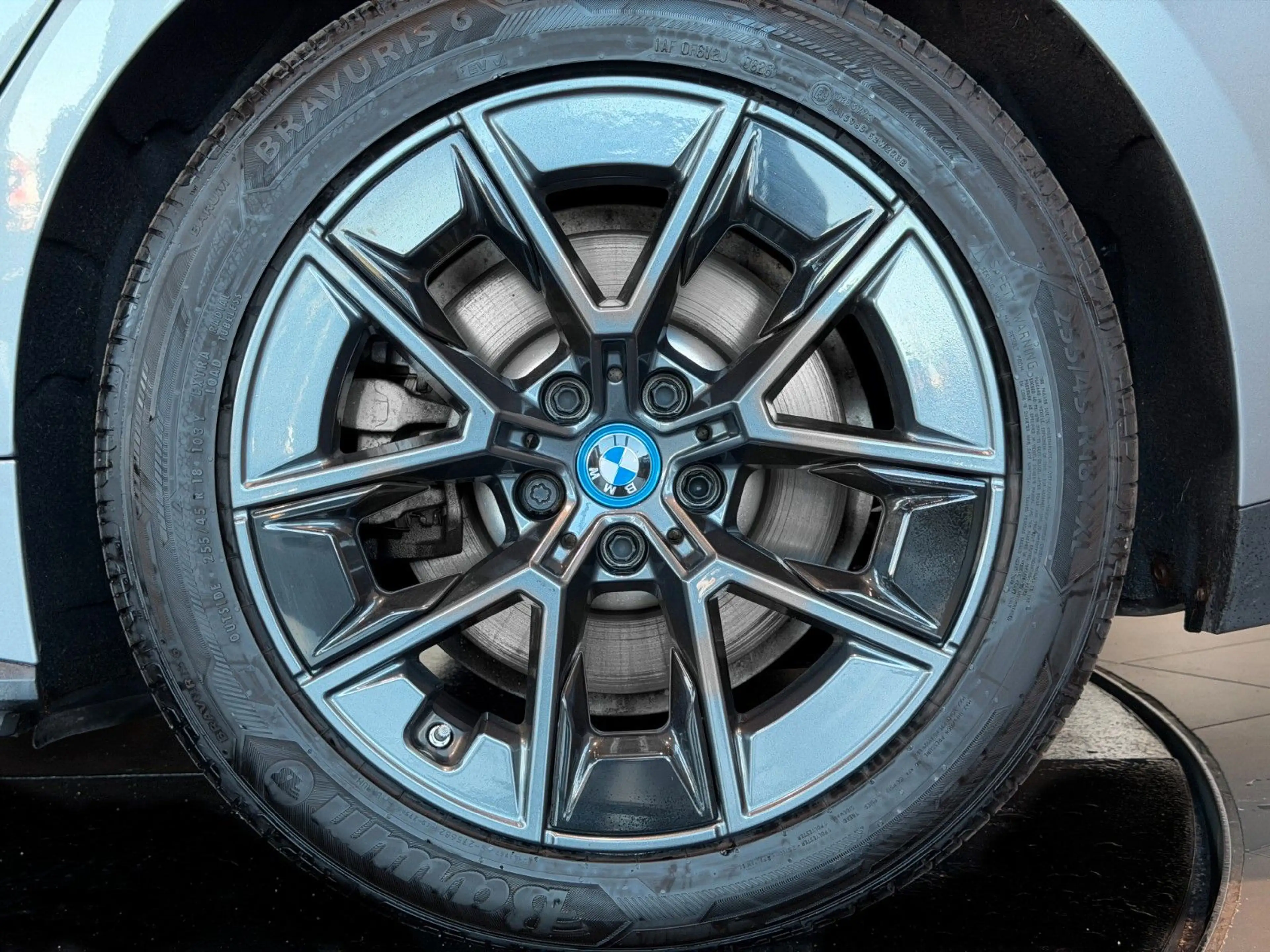 BMW i4 Gran Coupe 35e IconicSounds AmbienteB. HUD — photo 5