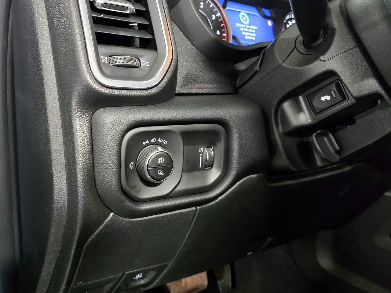 RAM 2500 снимка RAM 2500