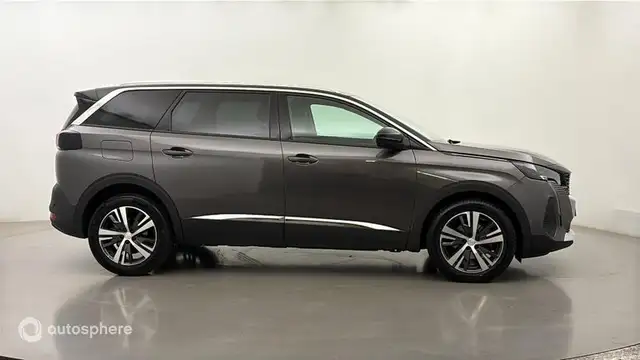 Peugeot 5008 view 4
