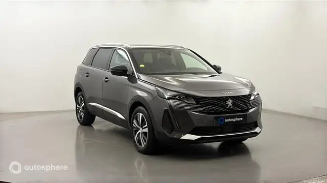 Peugeot 5008 view 3