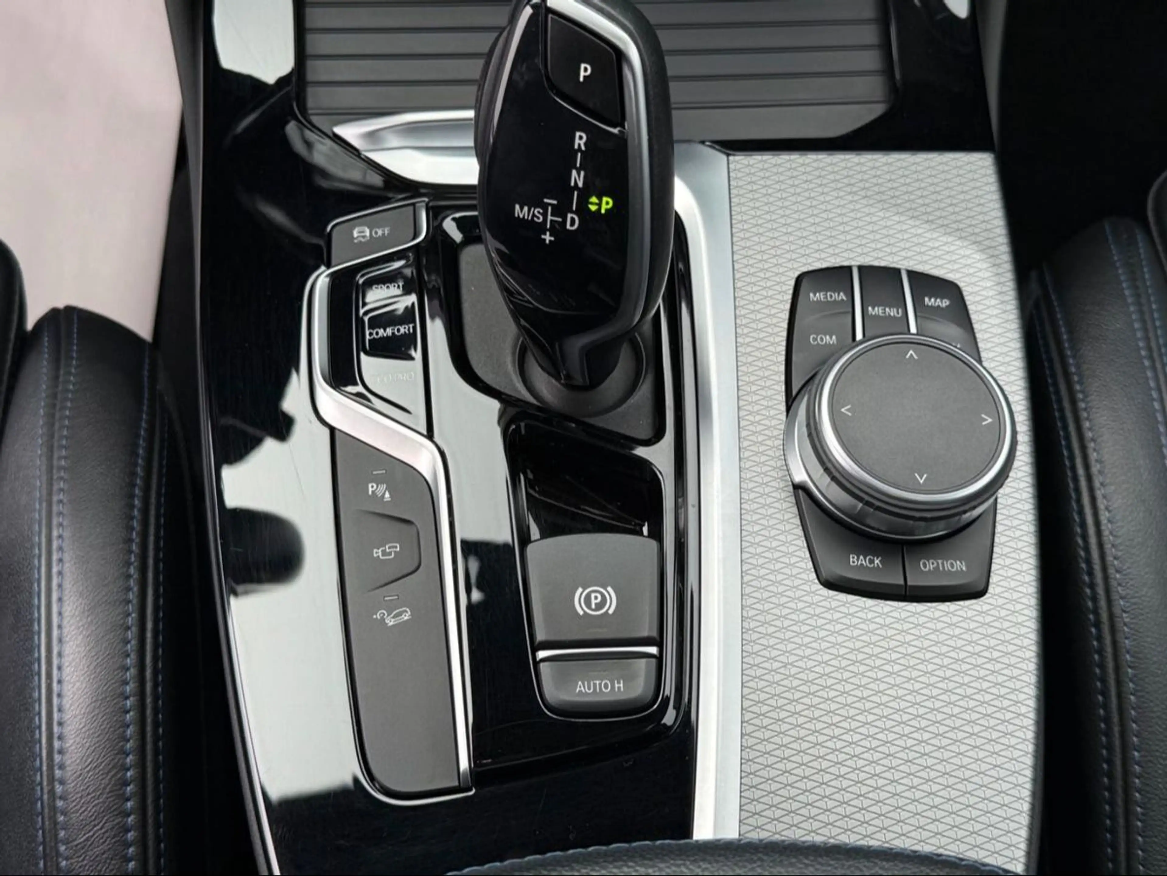 BMW X4 M40 i PANO LEDER HUD LED AHK H&K DAB — photo 24