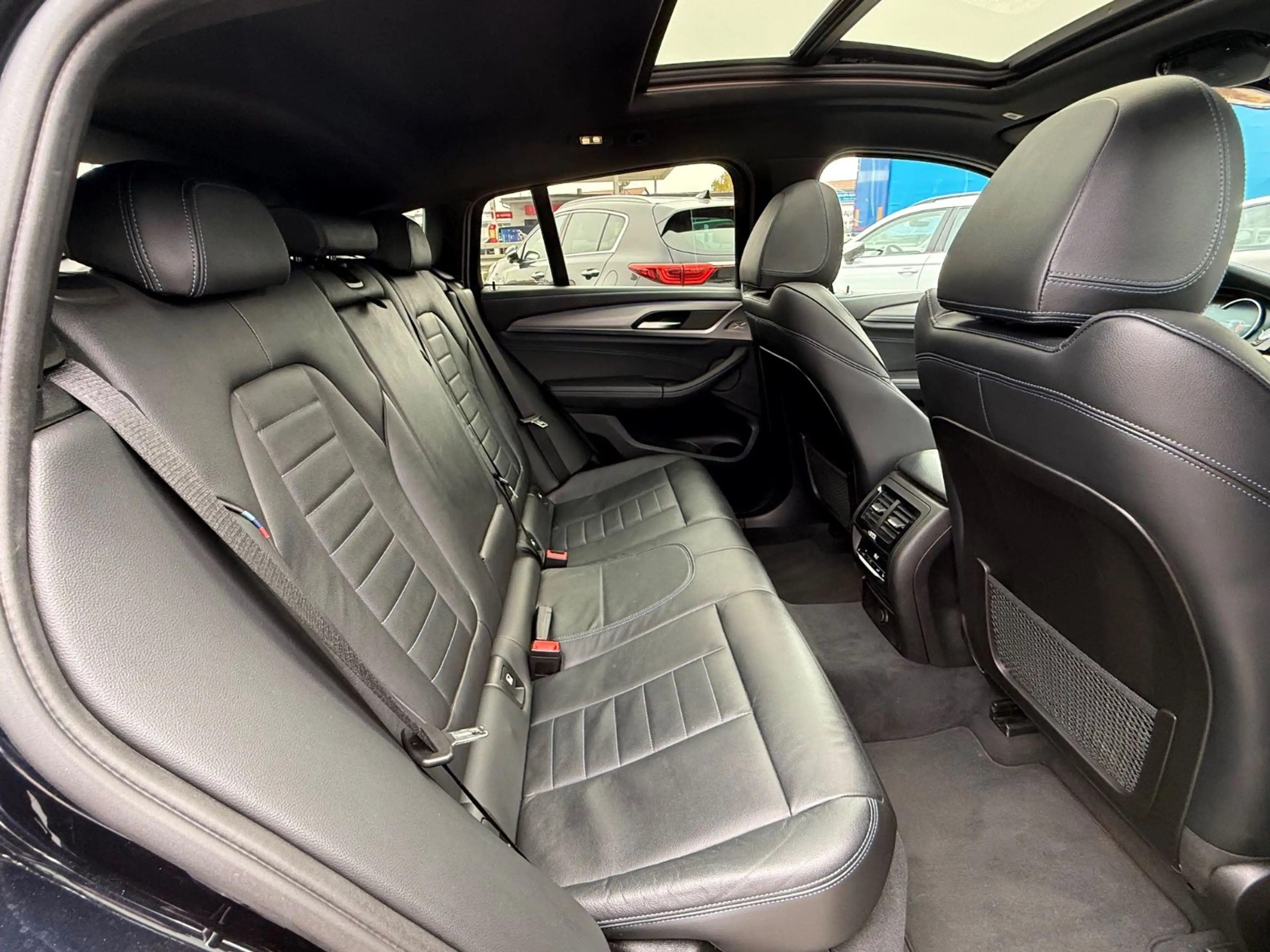 BMW X4 M40 i PANO LEDER HUD LED AHK H&K DAB — photo 18