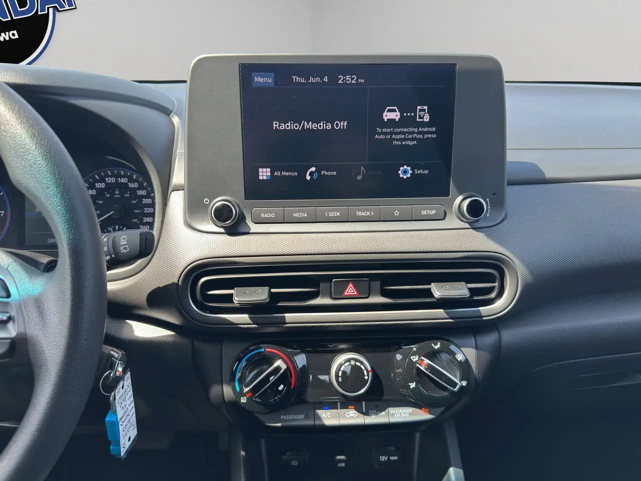 Hyundai KONA снимка Hyundai KONA